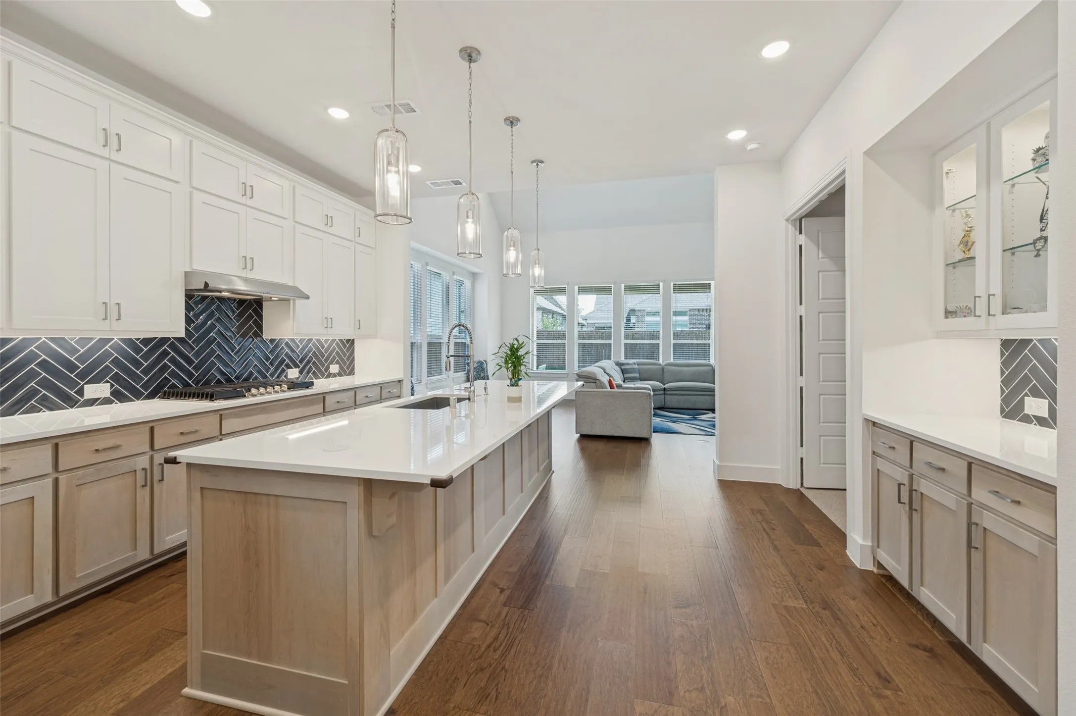 Single Family Residence For Sale in Denton County , 1316 Buttercup Avenue, Aubrey, Texas 76227, 4 Bedroom, 5 Bathroom, 2 Garage spaces, 2,997 Sqft, built in 2024, mls#21379513, Real Estate Agent in Aubrey, Homes For Sale in Denton county, Homes For Sale in Aubrey, Realtor in Aubrey Texas, Real Estate Brokerage Independent Realty Texas, Luminita Cordes Realtor