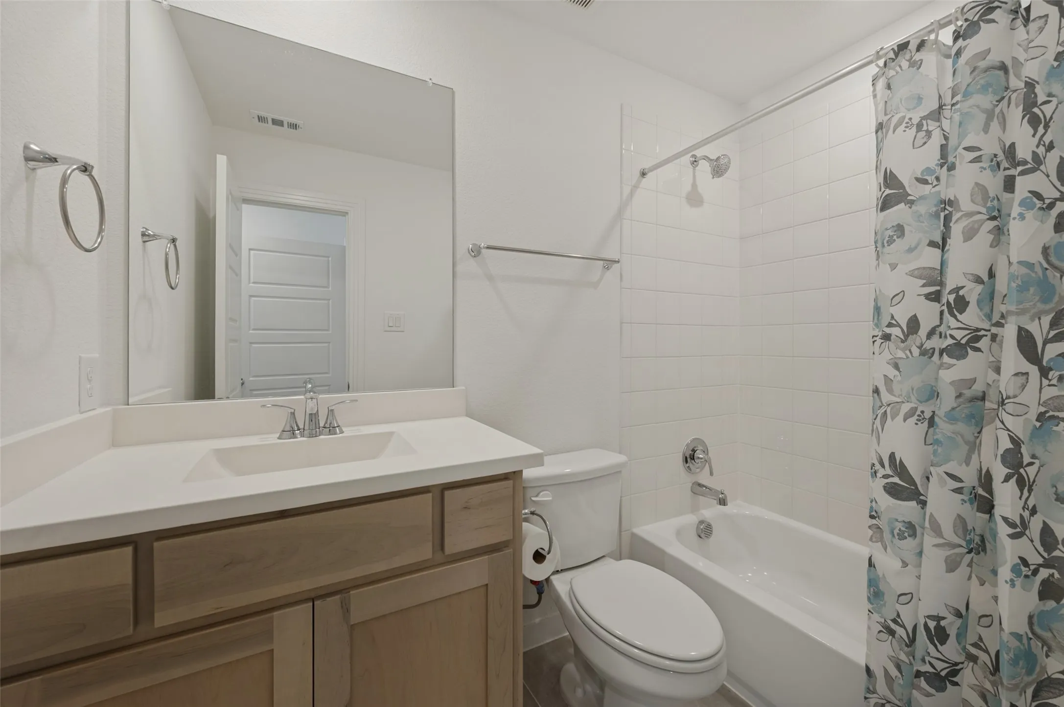 Single Family Residence For Sale in Denton County , 1316 Buttercup Avenue, Aubrey, Texas 76227, 4 Bedroom, 5 Bathroom, 2 Garage spaces, 2,997 Sqft, built in 2024, mls#21379513, Real Estate Agent in Aubrey, Homes For Sale in Denton county, Homes For Sale in Aubrey, Realtor in Aubrey Texas, Real Estate Brokerage Independent Realty Texas, Luminita Cordes Realtor
