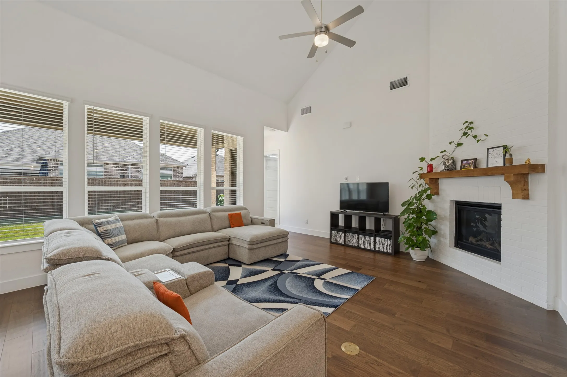 Single Family Residence For Sale in Denton County , 1316 Buttercup Avenue, Aubrey, Texas 76227, 4 Bedroom, 5 Bathroom, 2 Garage spaces, 2,997 Sqft, built in 2024, mls#21379513, Real Estate Agent in Aubrey, Homes For Sale in Denton county, Homes For Sale in Aubrey, Realtor in Aubrey Texas, Real Estate Brokerage Independent Realty Texas, Luminita Cordes Realtor