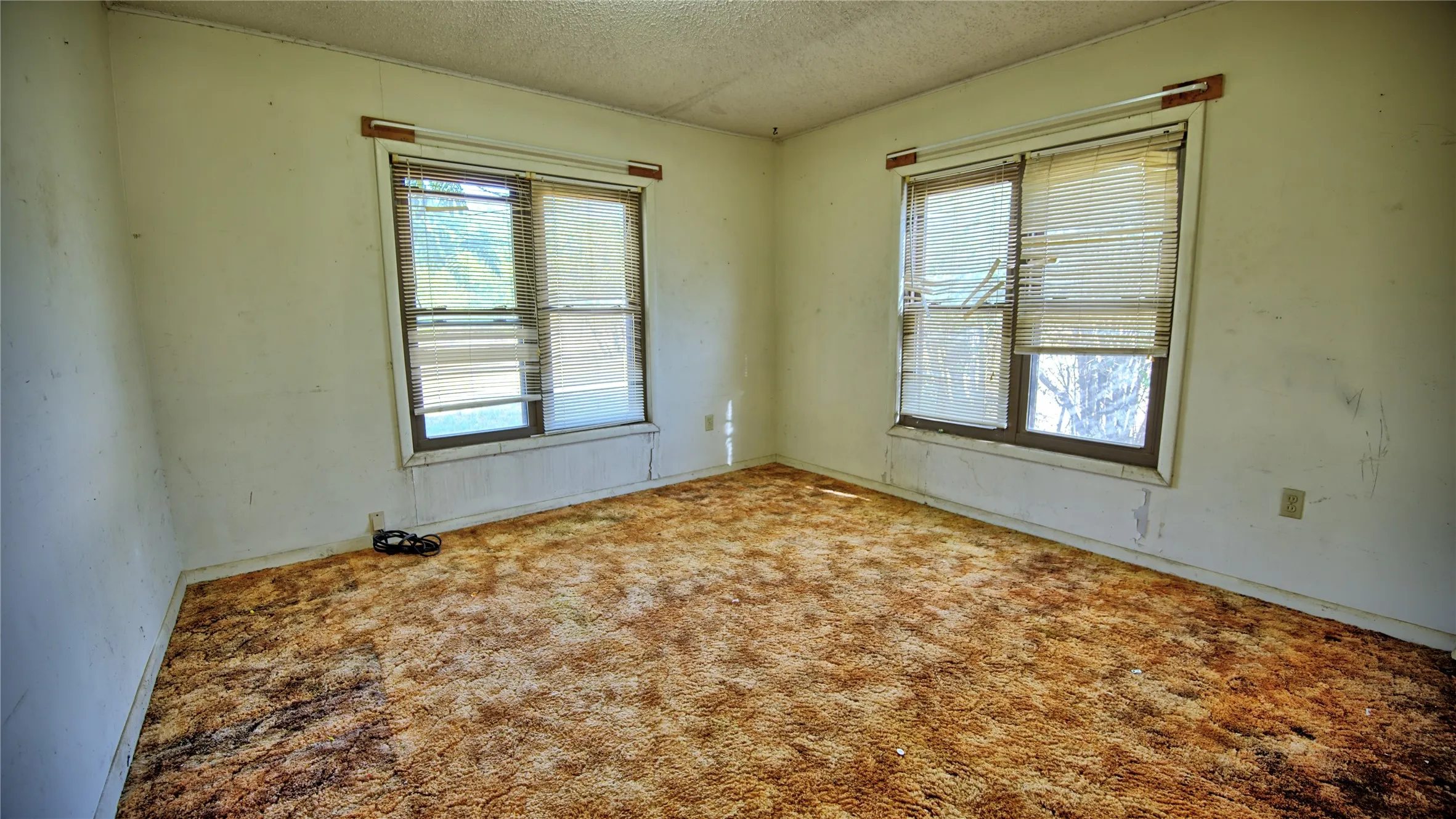 Single Family Residence For Sale in Montague County , 5423 Fm 1956, Nocona, Texas 76255, 4 Bedroom, 2 Bathroom, Garage spaces, 1,620 Sqft, built in 1955, mls#21369687, Real Estate Agent in Nocona, Homes For Sale in Montague county, Homes For Sale in Nocona, Realtor in Nocona Texas, Real Estate Brokerage Independent Realty Texas, Luminita Cordes Realtor