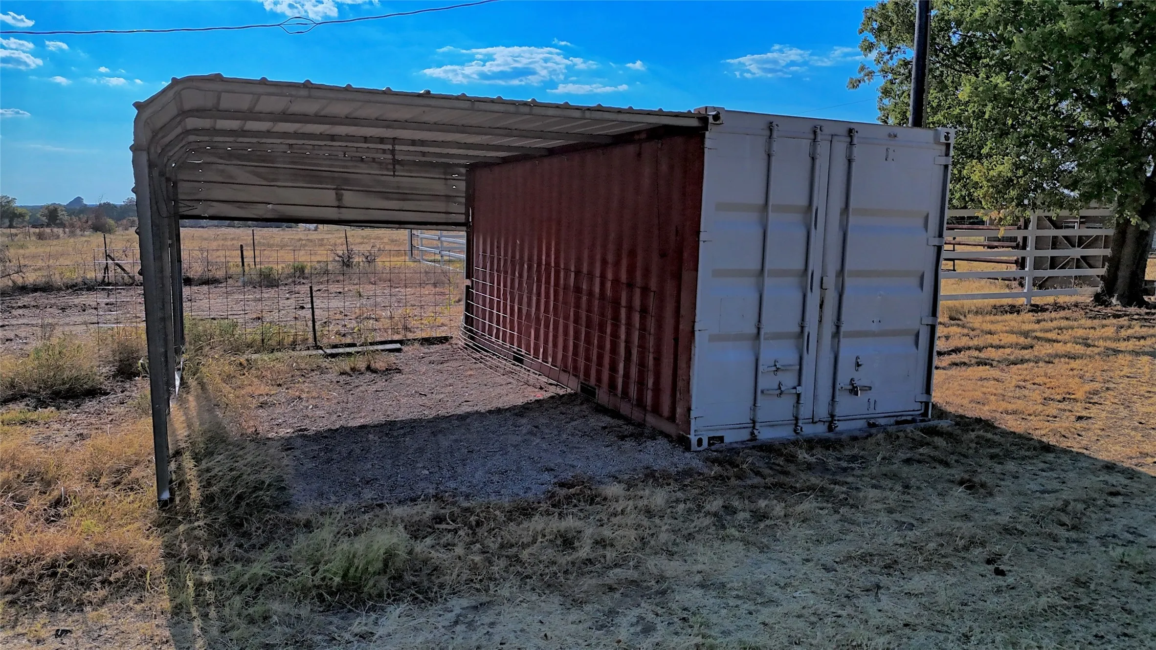 Single Family Residence For Sale in Montague County , 5423 Fm 1956, Nocona, Texas 76255, 4 Bedroom, 2 Bathroom, Garage spaces, 1,620 Sqft, built in 1955, mls#21369687, Real Estate Agent in Nocona, Homes For Sale in Montague county, Homes For Sale in Nocona, Realtor in Nocona Texas, Real Estate Brokerage Independent Realty Texas, Luminita Cordes Realtor