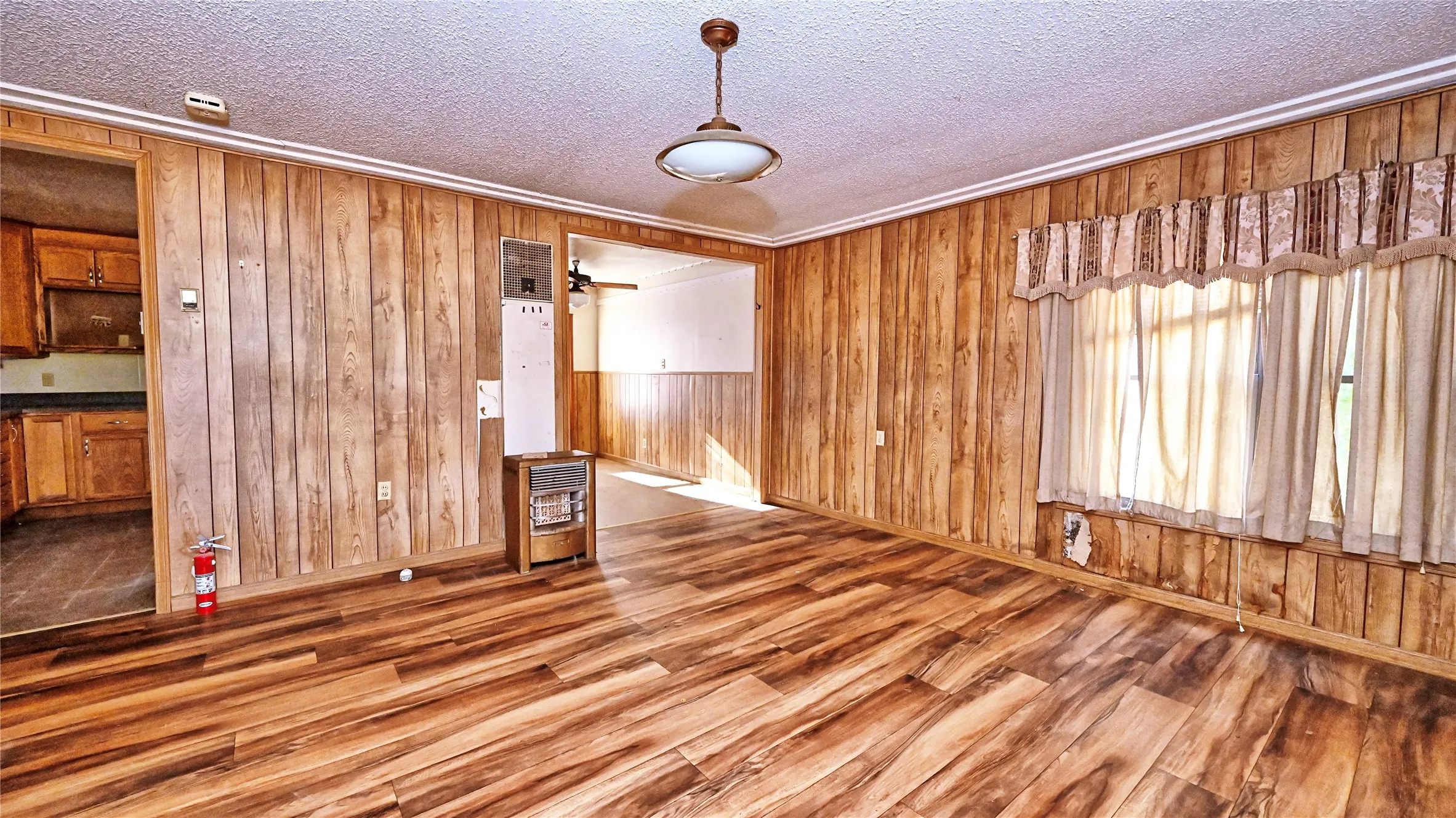 Single Family Residence For Sale in Montague County , 5423 Fm 1956, Nocona, Texas 76255, 4 Bedroom, 2 Bathroom, Garage spaces, 1,620 Sqft, built in 1955, mls#21369687, Real Estate Agent in Nocona, Homes For Sale in Montague county, Homes For Sale in Nocona, Realtor in Nocona Texas, Real Estate Brokerage Independent Realty Texas, Luminita Cordes Realtor