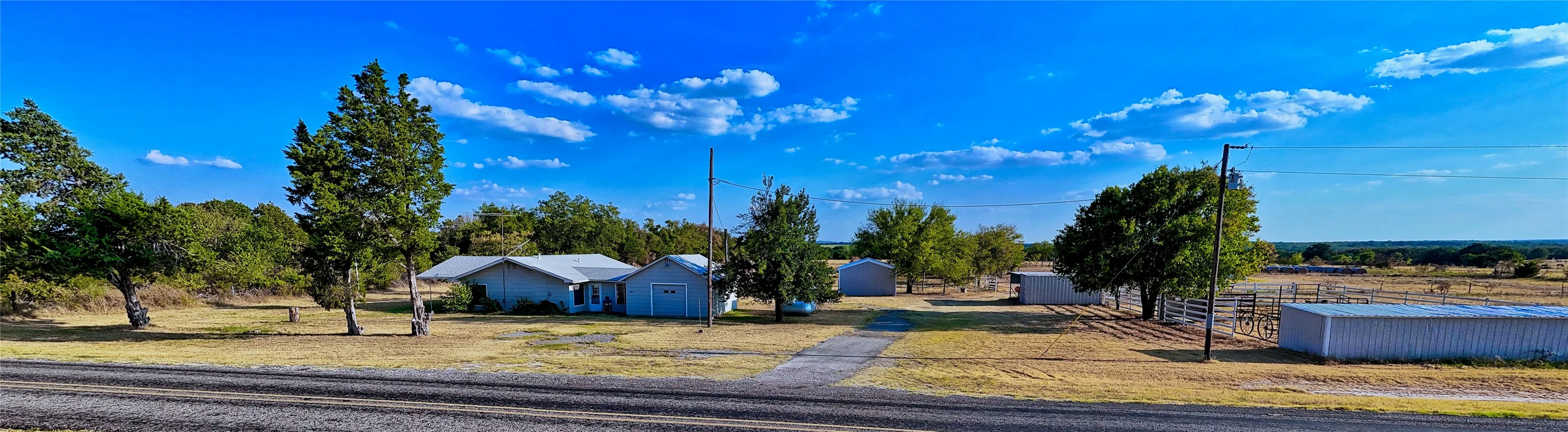 Single Family Residence For Sale in Montague County , 5423 Fm 1956, Nocona, Texas 76255, 4 Bedroom, 2 Bathroom, Garage spaces, 1,620 Sqft, built in 1955, mls#21369687, Real Estate Agent in Nocona, Homes For Sale in Montague county, Homes For Sale in Nocona, Realtor in Nocona Texas, Real Estate Brokerage Independent Realty Texas, Luminita Cordes Realtor