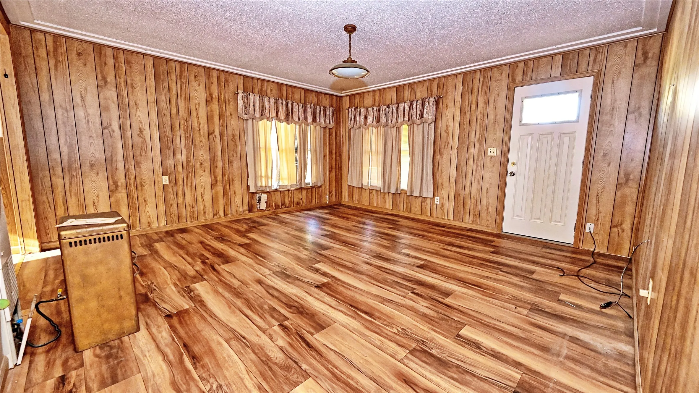 Single Family Residence For Sale in Montague County , 5423 Fm 1956, Nocona, Texas 76255, 4 Bedroom, 2 Bathroom, Garage spaces, 1,620 Sqft, built in 1955, mls#21369687, Real Estate Agent in Nocona, Homes For Sale in Montague county, Homes For Sale in Nocona, Realtor in Nocona Texas, Real Estate Brokerage Independent Realty Texas, Luminita Cordes Realtor