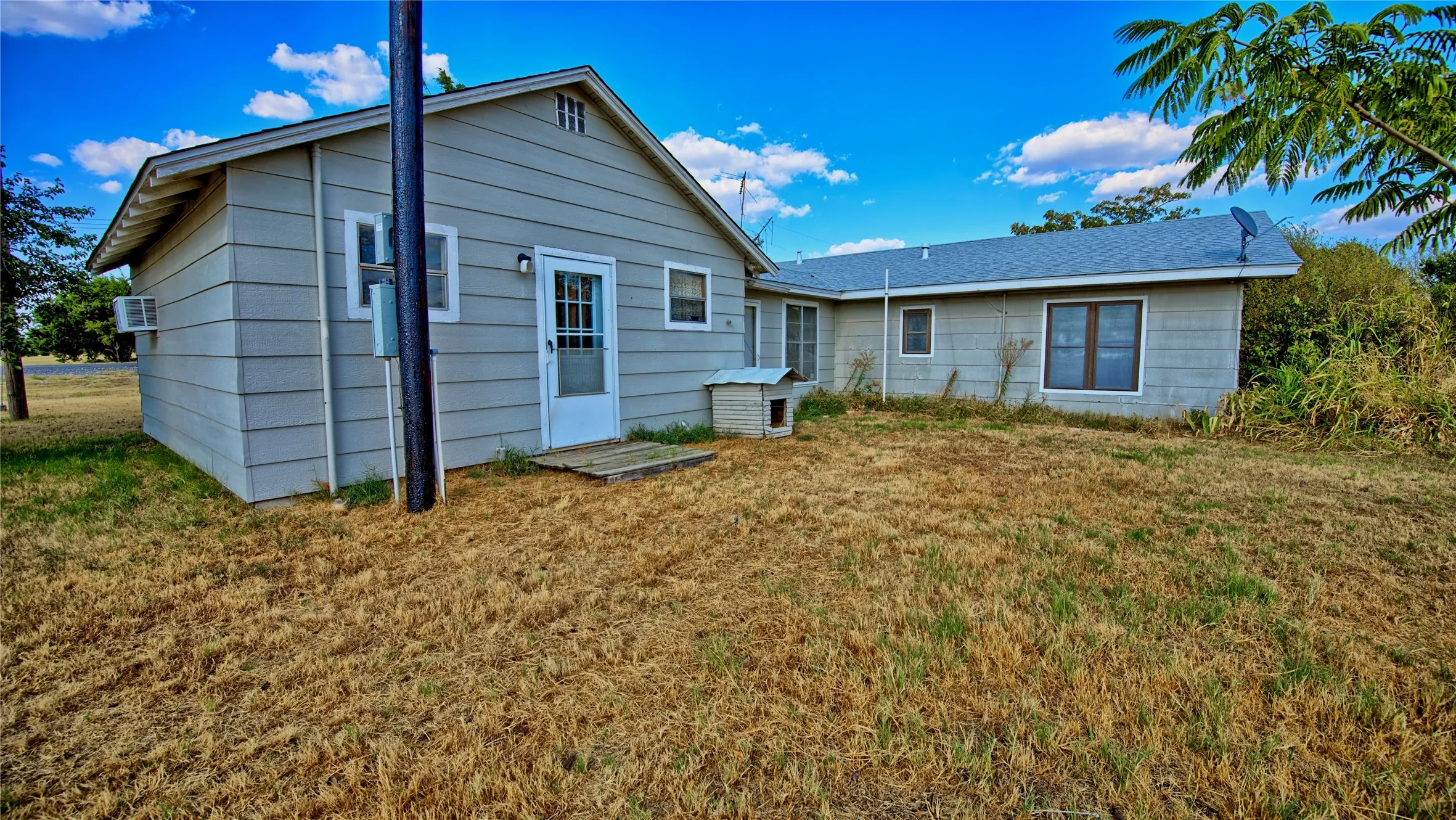 Single Family Residence For Sale in Montague County , 5423 Fm 1956, Nocona, Texas 76255, 4 Bedroom, 2 Bathroom, Garage spaces, 1,620 Sqft, built in 1955, mls#21369687, Real Estate Agent in Nocona, Homes For Sale in Montague county, Homes For Sale in Nocona, Realtor in Nocona Texas, Real Estate Brokerage Independent Realty Texas, Luminita Cordes Realtor