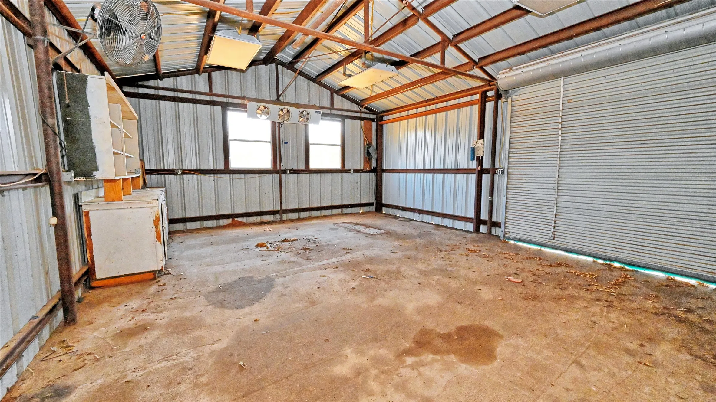 Single Family Residence For Sale in Montague County , 5423 Fm 1956, Nocona, Texas 76255, 4 Bedroom, 2 Bathroom, Garage spaces, 1,620 Sqft, built in 1955, mls#21369687, Real Estate Agent in Nocona, Homes For Sale in Montague county, Homes For Sale in Nocona, Realtor in Nocona Texas, Real Estate Brokerage Independent Realty Texas, Luminita Cordes Realtor