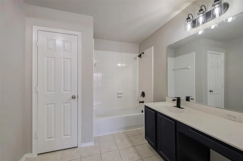 Townhouse For Rent in Collin County , 4152 Kyndra Circle, Richardson, Texas 75082, 3 Bedroom, 3 Bathroom, 2 Garage spaces, 1,497 Sqft, built in 2005, mls#21379610, Real Estate Agent in Richardson, Homes For Rent in Collin county, Homes For Rent in Richardson, Realtor in Richardson Texas, Real Estate Brokerage Independent Realty Texas, Luminita Cordes Realtor