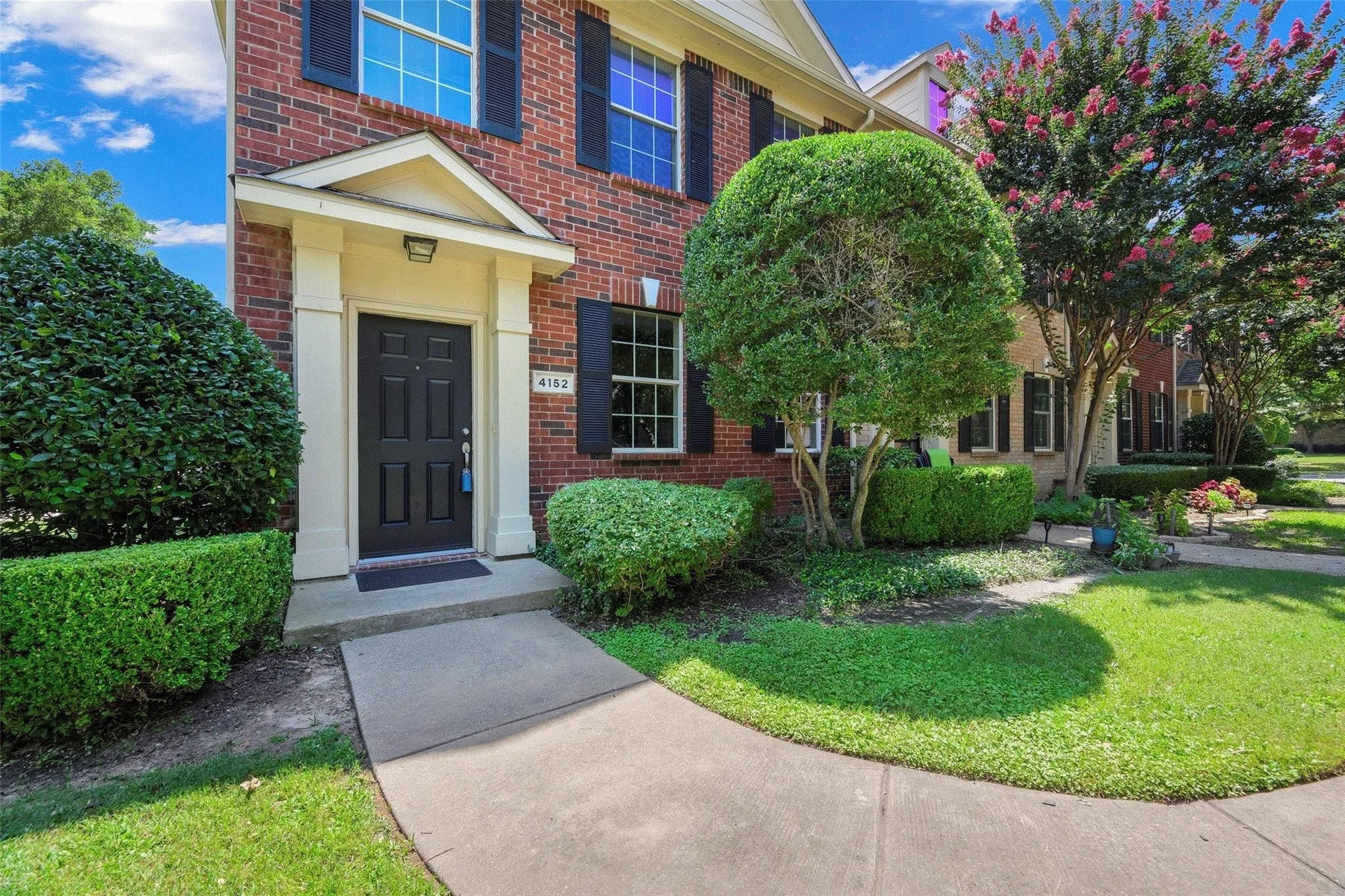Townhouse For Rent in Collin County , 4152 Kyndra Circle, Richardson, Texas 75082, 3 Bedroom, 3 Bathroom, 2 Garage spaces, 1,497 Sqft, built in 2005, mls#21379610, Real Estate Agent in Richardson, Homes For Rent in Collin county, Homes For Rent in Richardson, Realtor in Richardson Texas, Real Estate Brokerage Independent Realty Texas, Luminita Cordes Realtor
