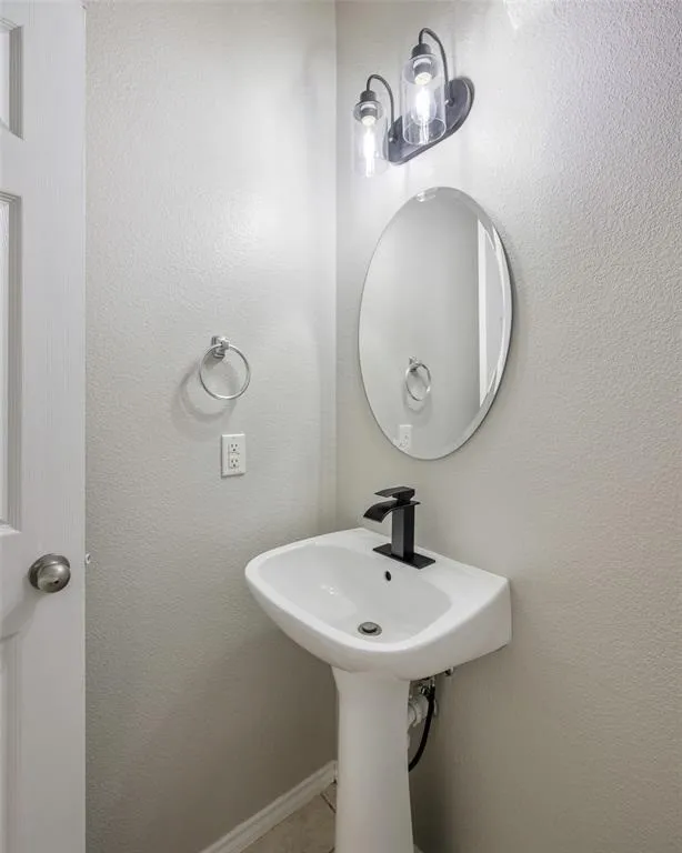 Townhouse For Rent in Collin County , 4152 Kyndra Circle, Richardson, Texas 75082, 3 Bedroom, 3 Bathroom, 2 Garage spaces, 1,497 Sqft, built in 2005, mls#21379610, Real Estate Agent in Richardson, Homes For Rent in Collin county, Homes For Rent in Richardson, Realtor in Richardson Texas, Real Estate Brokerage Independent Realty Texas, Luminita Cordes Realtor