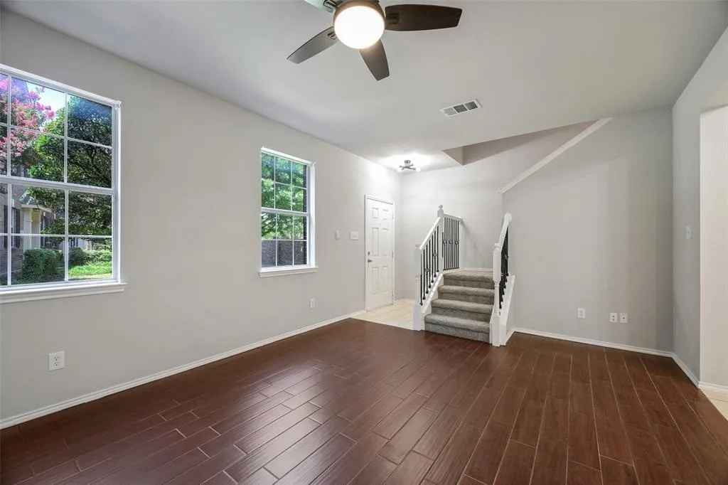 Townhouse For Rent in Collin County , 4152 Kyndra Circle, Richardson, Texas 75082, 3 Bedroom, 3 Bathroom, 2 Garage spaces, 1,497 Sqft, built in 2005, mls#21379610, Real Estate Agent in Richardson, Homes For Rent in Collin county, Homes For Rent in Richardson, Realtor in Richardson Texas, Real Estate Brokerage Independent Realty Texas, Luminita Cordes Realtor