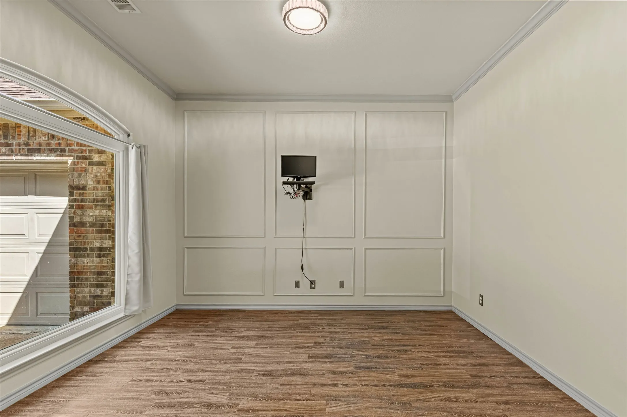 Single Family Residence For Sale in Denton County , 2212 Creek Crossing Drive, Corinth, Texas 76210, 4 Bedroom, 3 Bathroom, 3 Garage spaces, 3,065 Sqft, built in 2004, mls#21379526, Real Estate Agent in Corinth, Homes For Sale in Denton county, Homes For Sale in Corinth, Realtor in Corinth Texas, Real Estate Brokerage Independent Realty Texas, Luminita Cordes Realtor