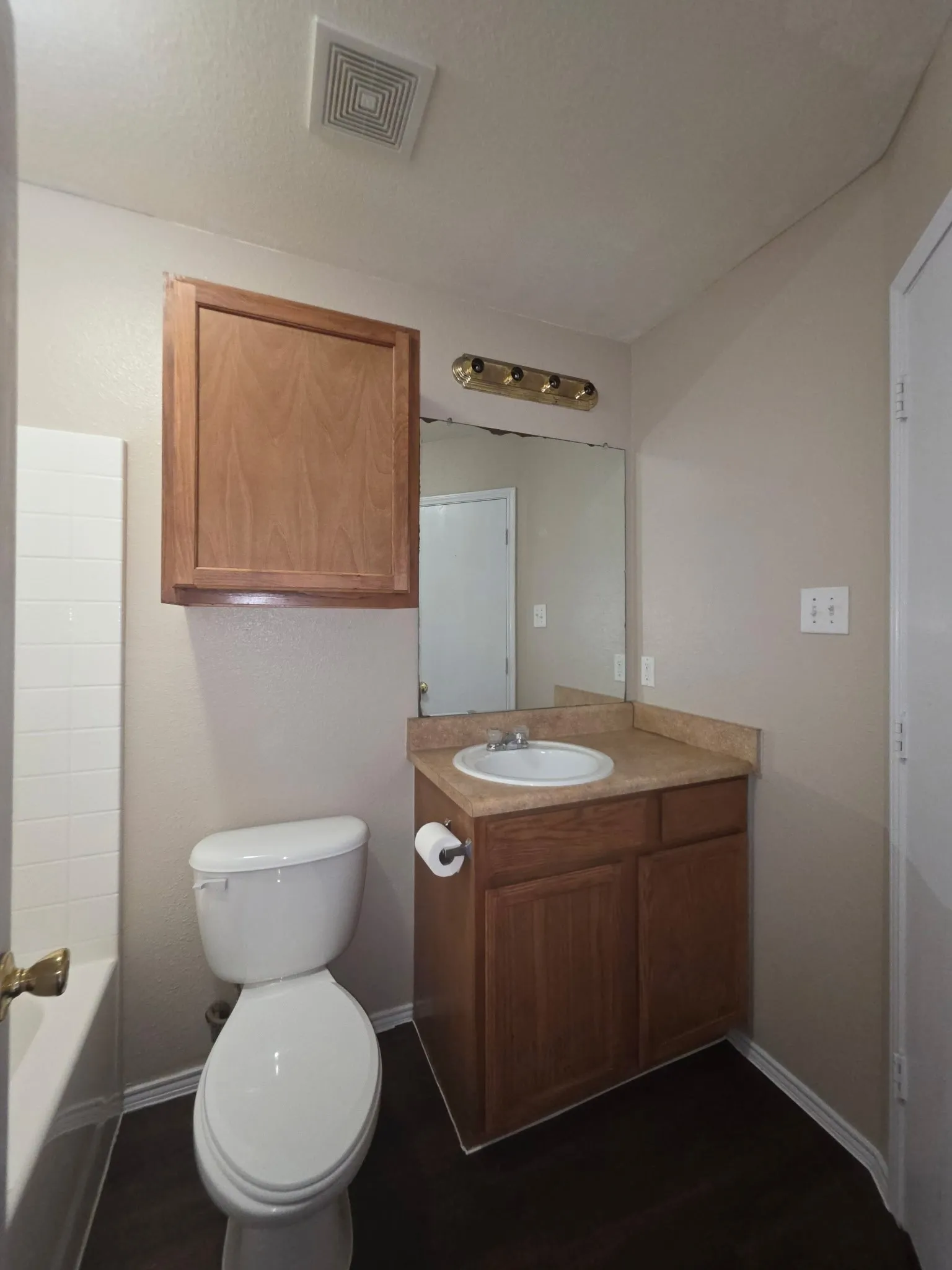 Single Family Residence For Sale in Tarrant County , 1249 Village Garden Drive, Azle, Texas 76020, 4 Bedroom, 2 Bathroom, 1 Garage spaces, 1,246 Sqft, built in 2005, mls#21379611, Real Estate Agent in Azle, Homes For Sale in Tarrant county, Homes For Sale in Azle, Realtor in Azle Texas, Real Estate Brokerage Independent Realty Texas, Luminita Cordes Realtor