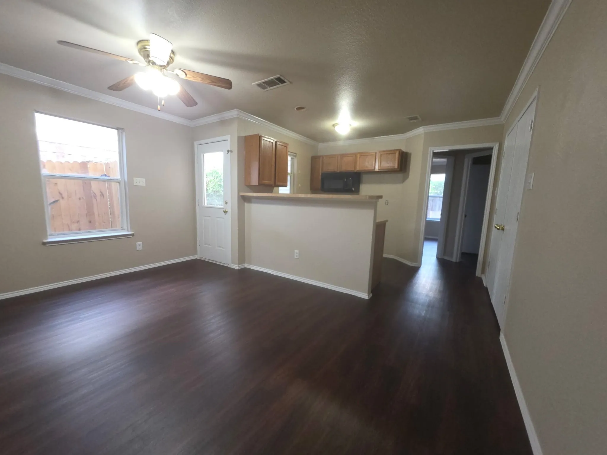 Single Family Residence For Sale in Tarrant County , 1249 Village Garden Drive, Azle, Texas 76020, 4 Bedroom, 2 Bathroom, 1 Garage spaces, 1,246 Sqft, built in 2005, mls#21379611, Real Estate Agent in Azle, Homes For Sale in Tarrant county, Homes For Sale in Azle, Realtor in Azle Texas, Real Estate Brokerage Independent Realty Texas, Luminita Cordes Realtor