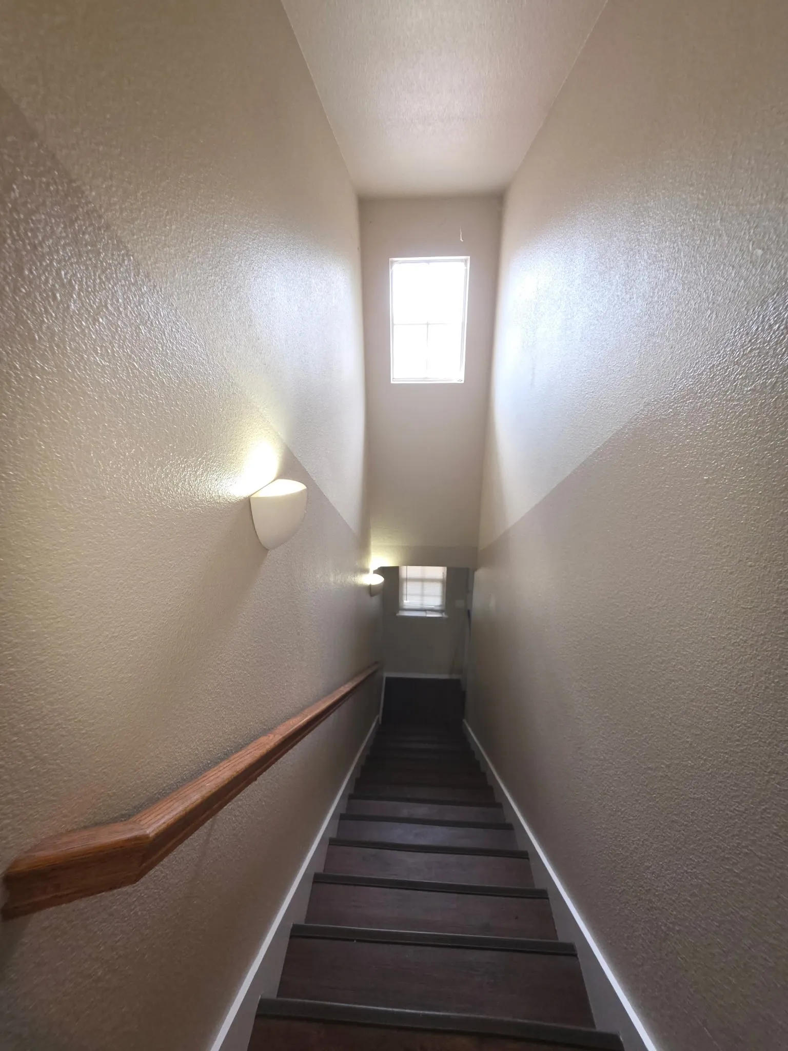 Single Family Residence For Sale in Tarrant County , 1249 Village Garden Drive, Azle, Texas 76020, 4 Bedroom, 2 Bathroom, 1 Garage spaces, 1,246 Sqft, built in 2005, mls#21379611, Real Estate Agent in Azle, Homes For Sale in Tarrant county, Homes For Sale in Azle, Realtor in Azle Texas, Real Estate Brokerage Independent Realty Texas, Luminita Cordes Realtor