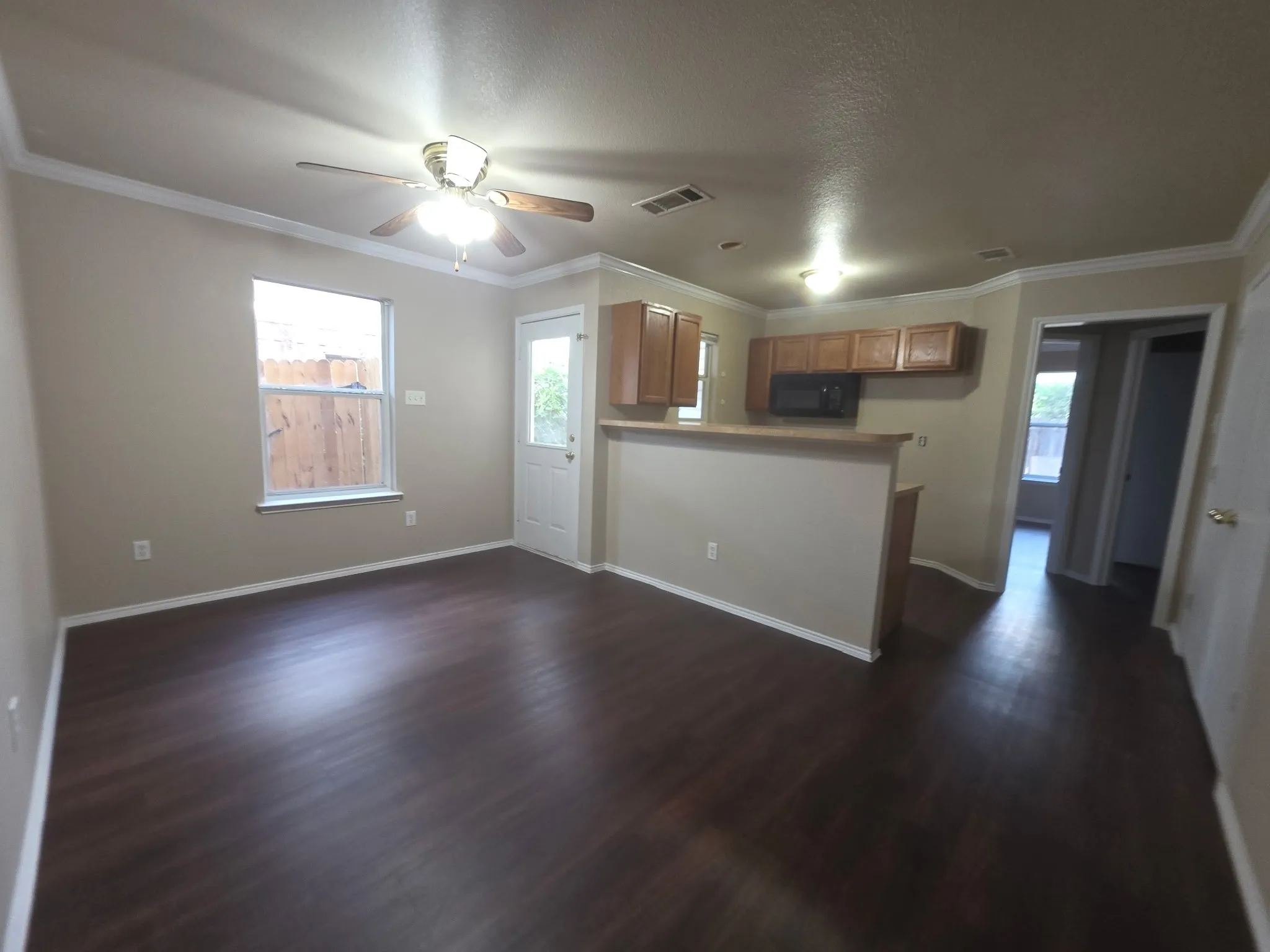 Single Family Residence For Sale in Tarrant County , 1249 Village Garden Drive, Azle, Texas 76020, 4 Bedroom, 2 Bathroom, 1 Garage spaces, 1,246 Sqft, built in 2005, mls#21379611, Real Estate Agent in Azle, Homes For Sale in Tarrant county, Homes For Sale in Azle, Realtor in Azle Texas, Real Estate Brokerage Independent Realty Texas, Luminita Cordes Realtor