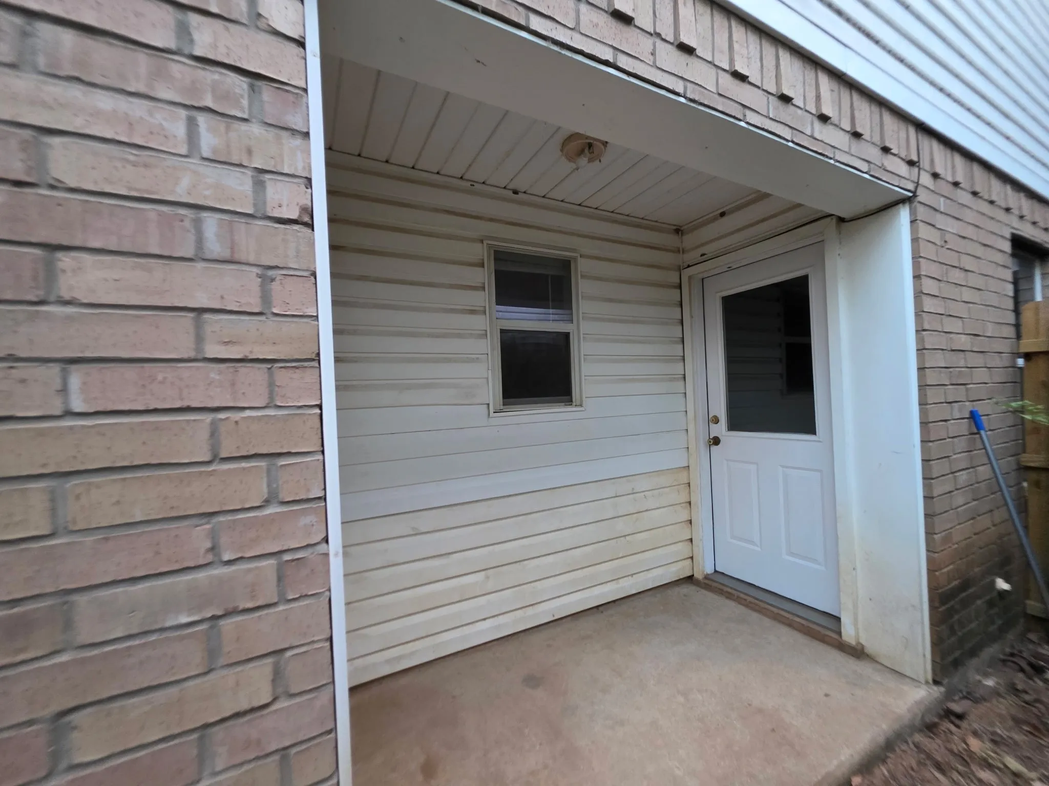 Single Family Residence For Sale in Tarrant County , 1249 Village Garden Drive, Azle, Texas 76020, 4 Bedroom, 2 Bathroom, 1 Garage spaces, 1,246 Sqft, built in 2005, mls#21379611, Real Estate Agent in Azle, Homes For Sale in Tarrant county, Homes For Sale in Azle, Realtor in Azle Texas, Real Estate Brokerage Independent Realty Texas, Luminita Cordes Realtor