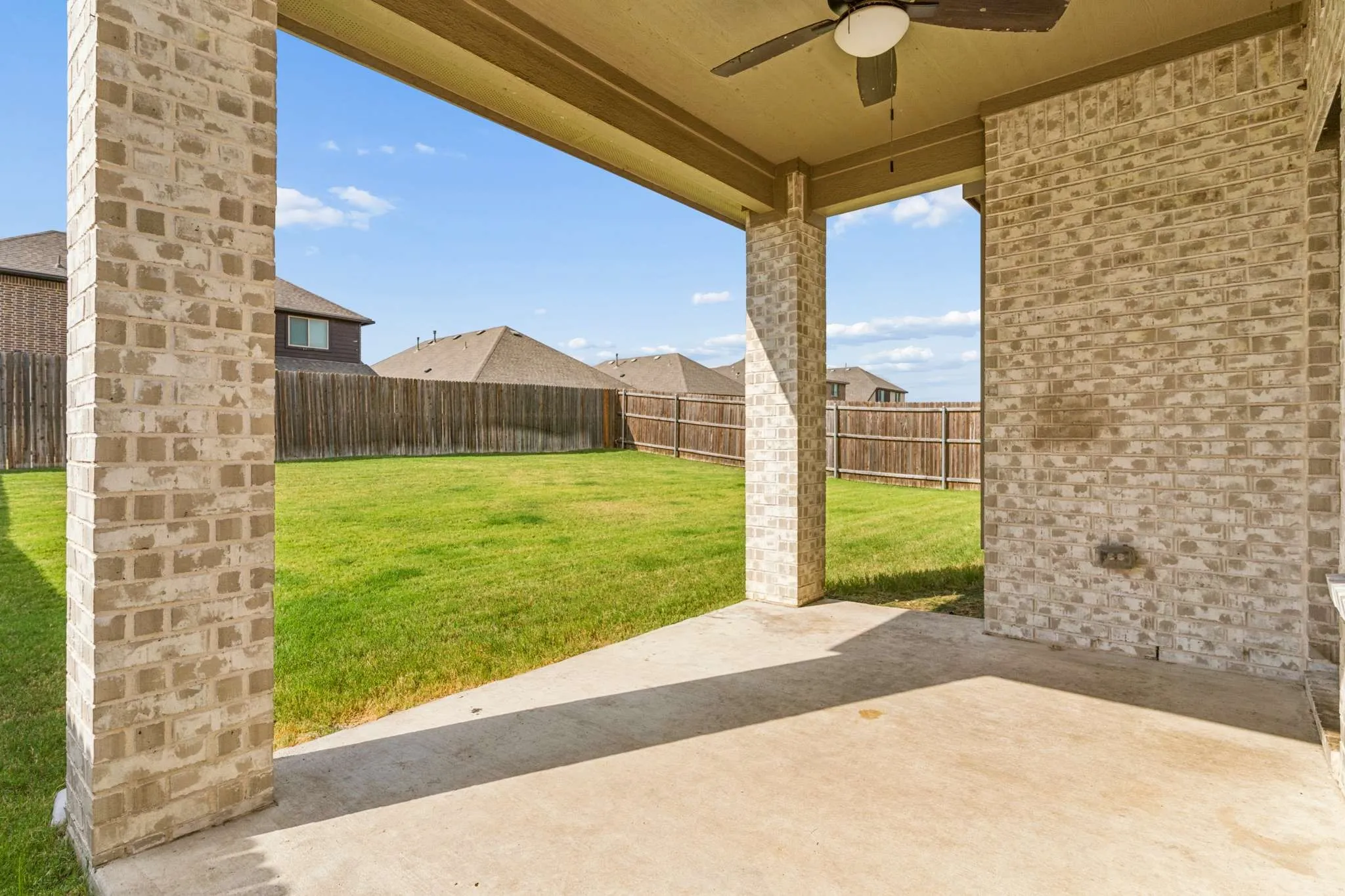 Single Family Residence For Sale in Dallas County , 3117 Brookhill Lane, Mesquite, Texas 75181, 4 Bedroom, 3 Bathroom, 2 Garage spaces, 3,017 Sqft, built in 2021, mls#21379619, Real Estate Agent in Mesquite, Homes For Sale in Dallas county, Homes For Sale in Mesquite, Realtor in Mesquite Texas, Real Estate Brokerage Independent Realty Texas, Luminita Cordes Realtor