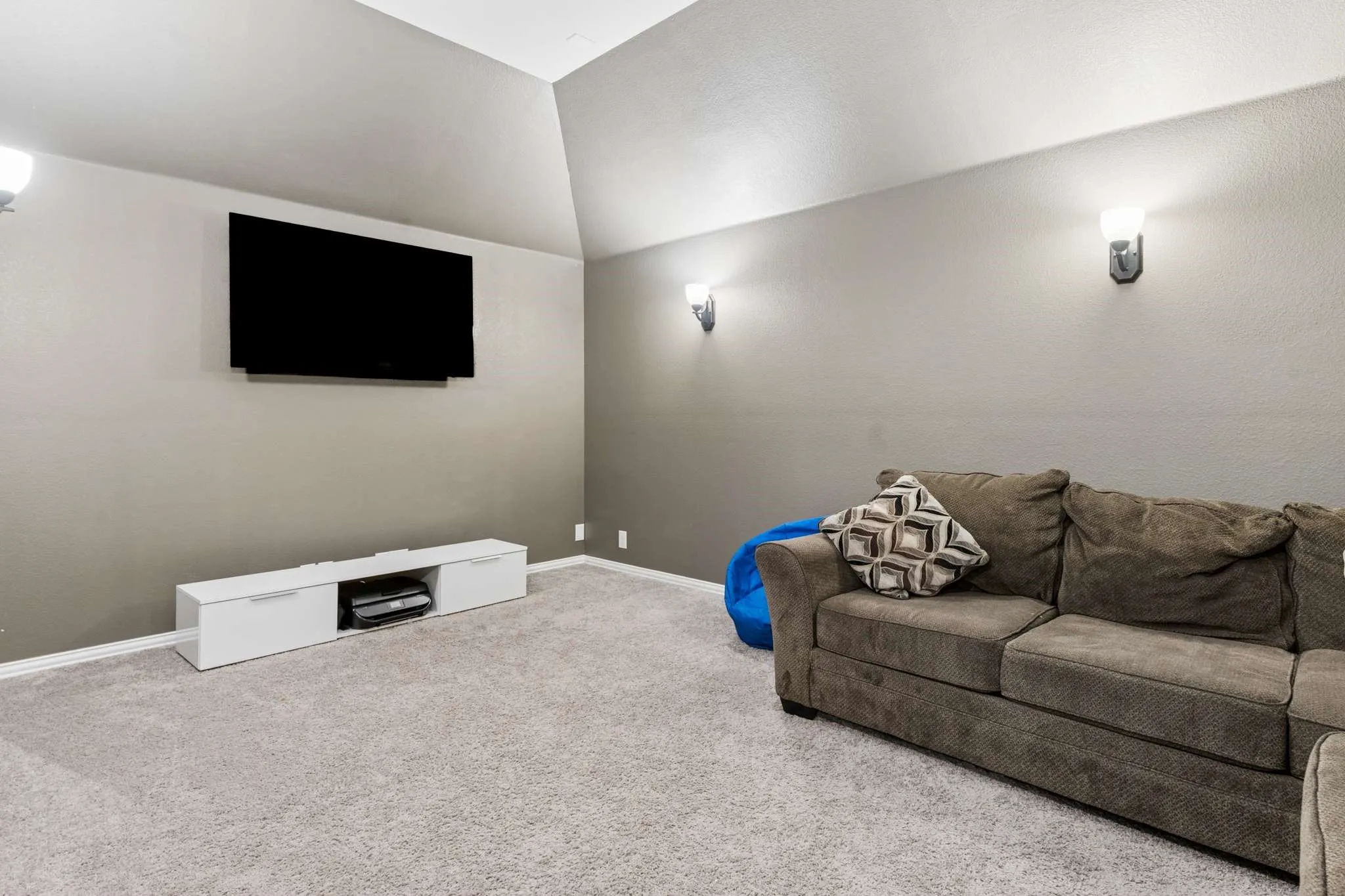 Single Family Residence For Sale in Dallas County , 3117 Brookhill Lane, Mesquite, Texas 75181, 4 Bedroom, 3 Bathroom, 2 Garage spaces, 3,017 Sqft, built in 2021, mls#21379619, Real Estate Agent in Mesquite, Homes For Sale in Dallas county, Homes For Sale in Mesquite, Realtor in Mesquite Texas, Real Estate Brokerage Independent Realty Texas, Luminita Cordes Realtor