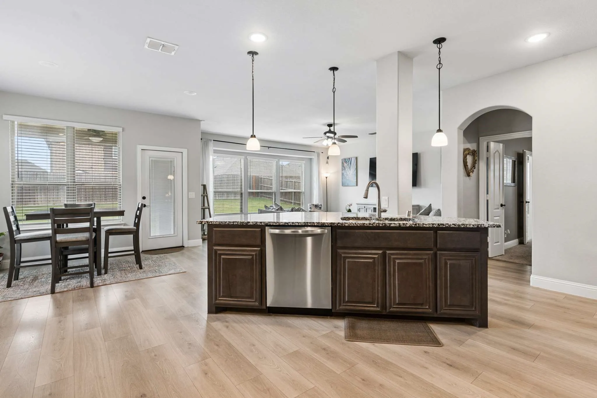 Single Family Residence For Sale in Dallas County , 3117 Brookhill Lane, Mesquite, Texas 75181, 4 Bedroom, 3 Bathroom, 2 Garage spaces, 3,017 Sqft, built in 2021, mls#21379619, Real Estate Agent in Mesquite, Homes For Sale in Dallas county, Homes For Sale in Mesquite, Realtor in Mesquite Texas, Real Estate Brokerage Independent Realty Texas, Luminita Cordes Realtor