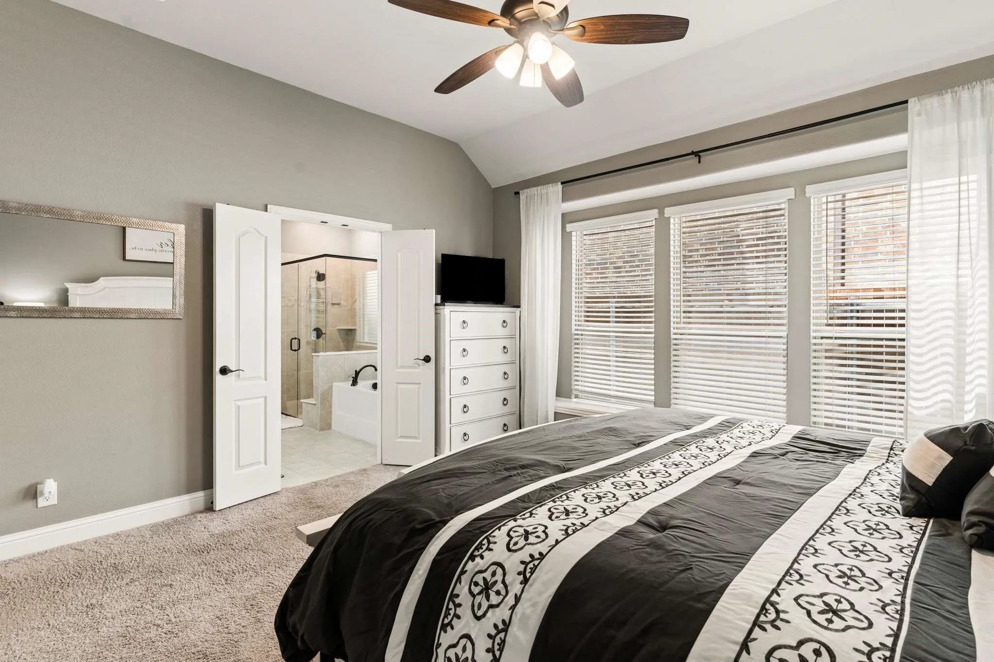 Single Family Residence For Sale in Dallas County , 3117 Brookhill Lane, Mesquite, Texas 75181, 4 Bedroom, 3 Bathroom, 2 Garage spaces, 3,017 Sqft, built in 2021, mls#21379619, Real Estate Agent in Mesquite, Homes For Sale in Dallas county, Homes For Sale in Mesquite, Realtor in Mesquite Texas, Real Estate Brokerage Independent Realty Texas, Luminita Cordes Realtor