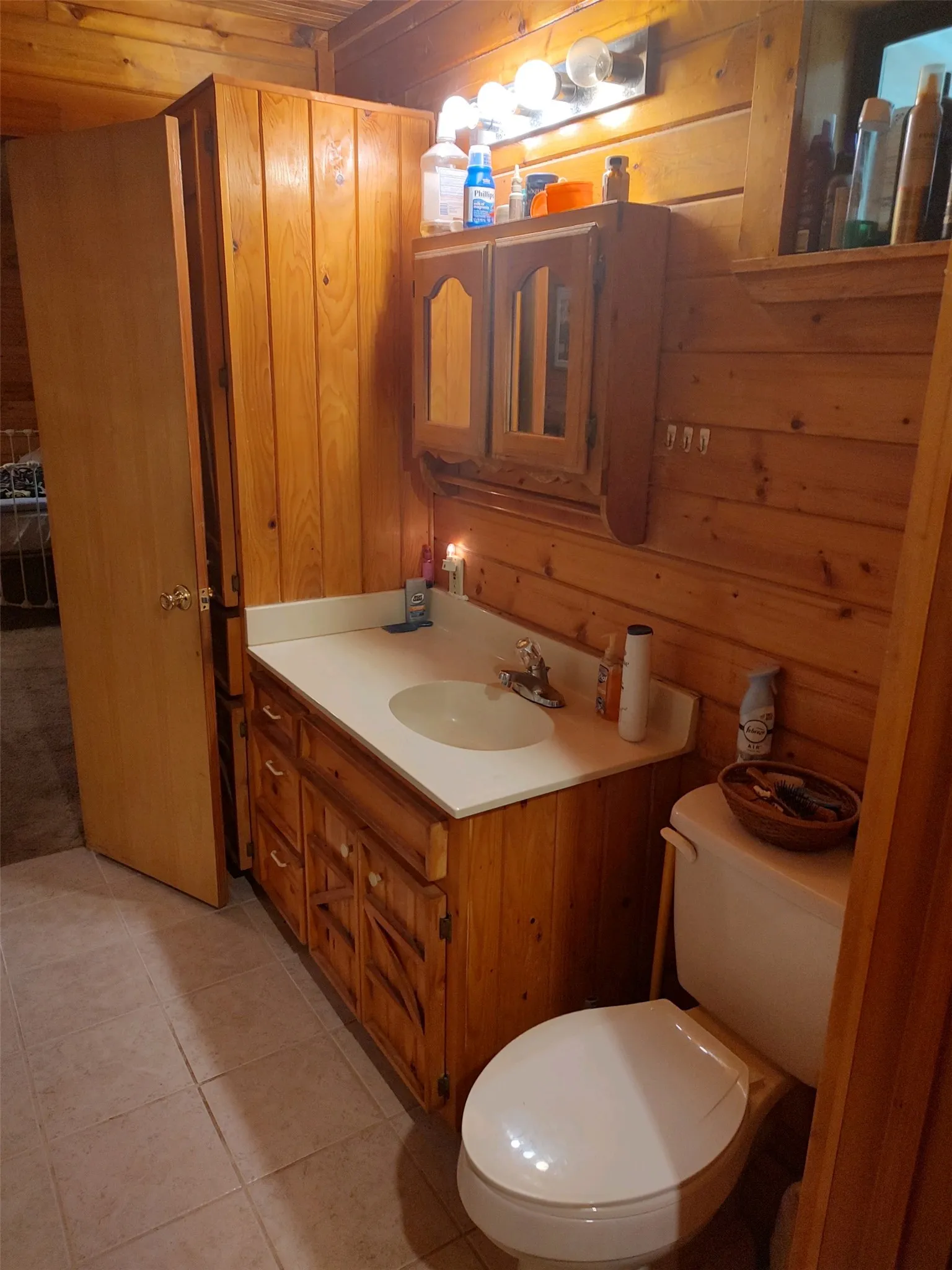 Primary bath.