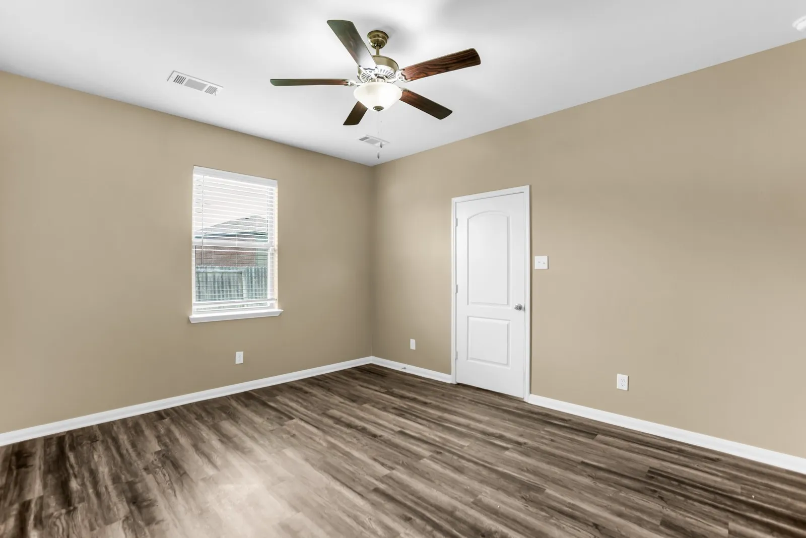 Single Family Residence For Rent in Collin County , 2109 Barrow Street, Princeton, Texas 75407, 3 Bedroom, 2 Bathroom, 2 Garage spaces, 1,658 Sqft, built in 2019, mls#21379615, Real Estate Agent in Princeton, Homes For Rent in Collin county, Homes For Rent in Princeton, Realtor in Princeton Texas, Real Estate Brokerage Independent Realty Texas, Luminita Cordes Realtor