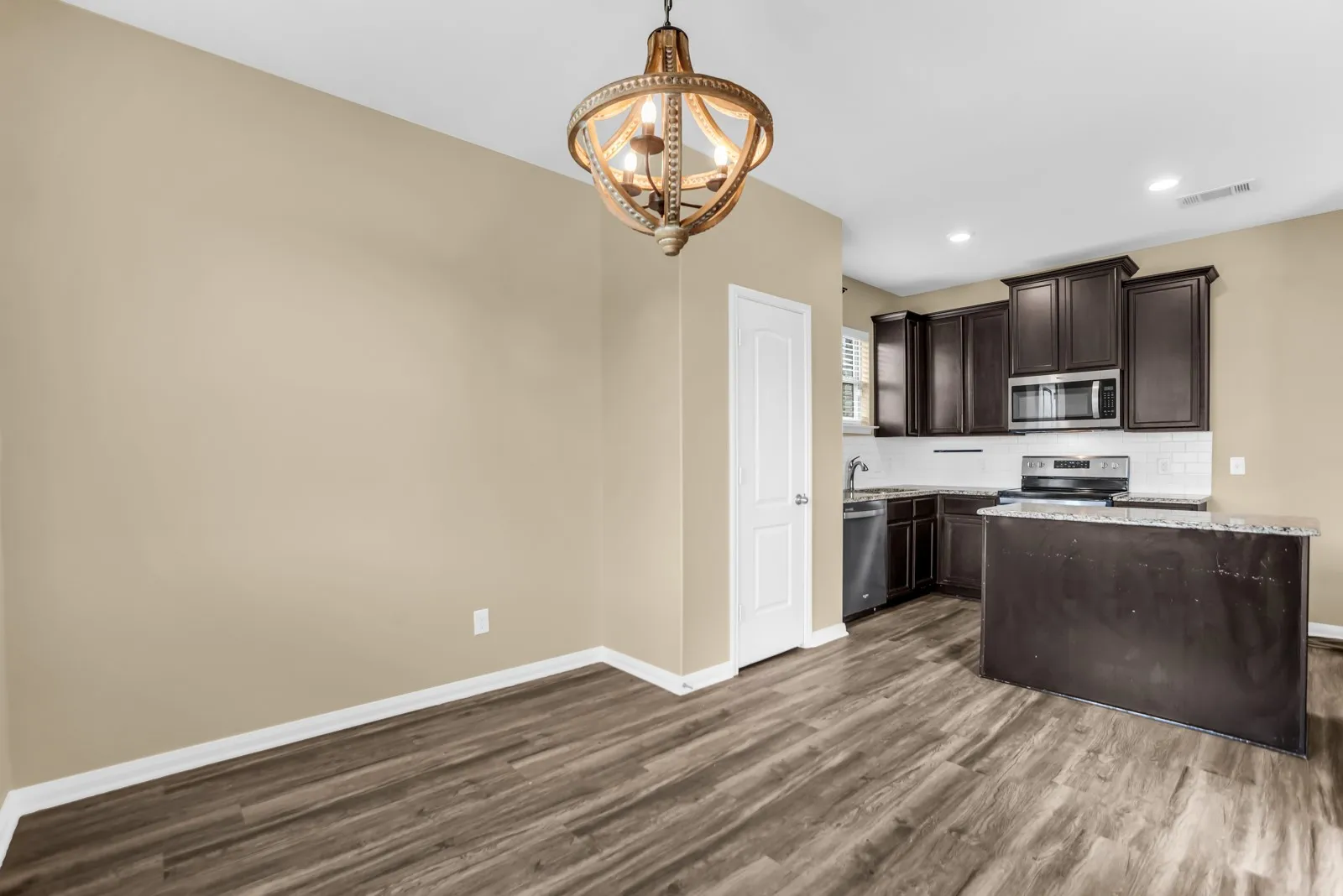 Single Family Residence For Rent in Collin County , 2109 Barrow Street, Princeton, Texas 75407, 3 Bedroom, 2 Bathroom, 2 Garage spaces, 1,658 Sqft, built in 2019, mls#21379615, Real Estate Agent in Princeton, Homes For Rent in Collin county, Homes For Rent in Princeton, Realtor in Princeton Texas, Real Estate Brokerage Independent Realty Texas, Luminita Cordes Realtor