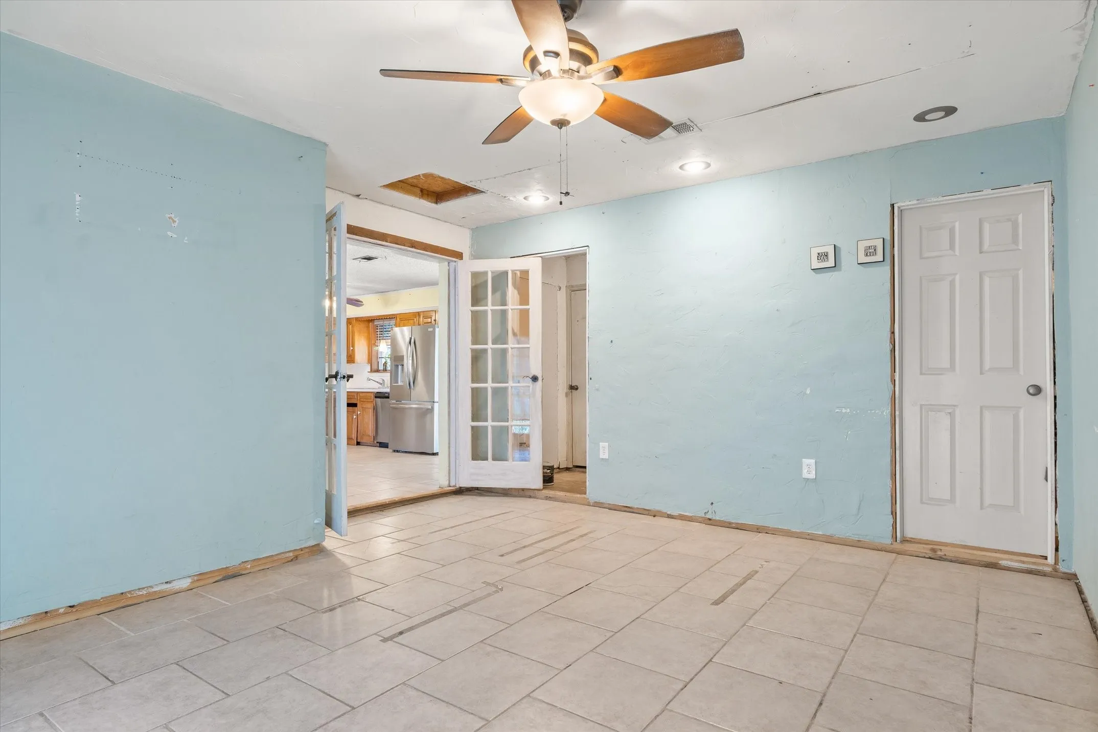 Single Family Residence For Sale in Van Zandt County , 152 Vz County Road 3404, Wills Point, Texas 75169, 3 Bedroom, 1 Bathroom, Garage spaces, 1,425 Sqft, built in 1979, mls#21373681, Real Estate Agent in Wills Point, Homes For Sale in Van Zandt county, Homes For Sale in Wills Point, Realtor in Wills Point Texas, Real Estate Brokerage Independent Realty Texas, Luminita Cordes Realtor