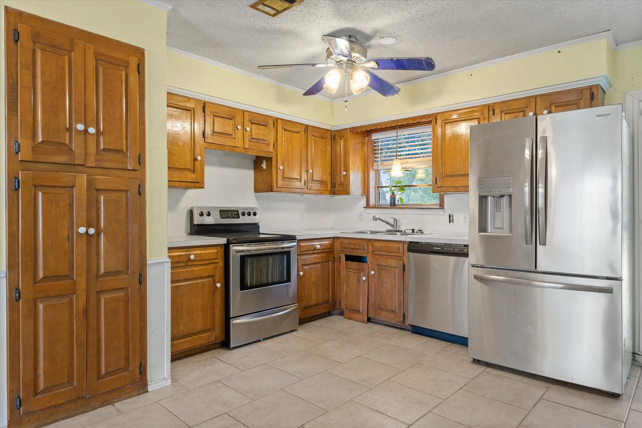 Single Family Residence For Sale in Van Zandt County , 152 Vz County Road 3404, Wills Point, Texas 75169, 3 Bedroom, 1 Bathroom, Garage spaces, 1,425 Sqft, built in 1979, mls#21373681, Real Estate Agent in Wills Point, Homes For Sale in Van Zandt county, Homes For Sale in Wills Point, Realtor in Wills Point Texas, Real Estate Brokerage Independent Realty Texas, Luminita Cordes Realtor