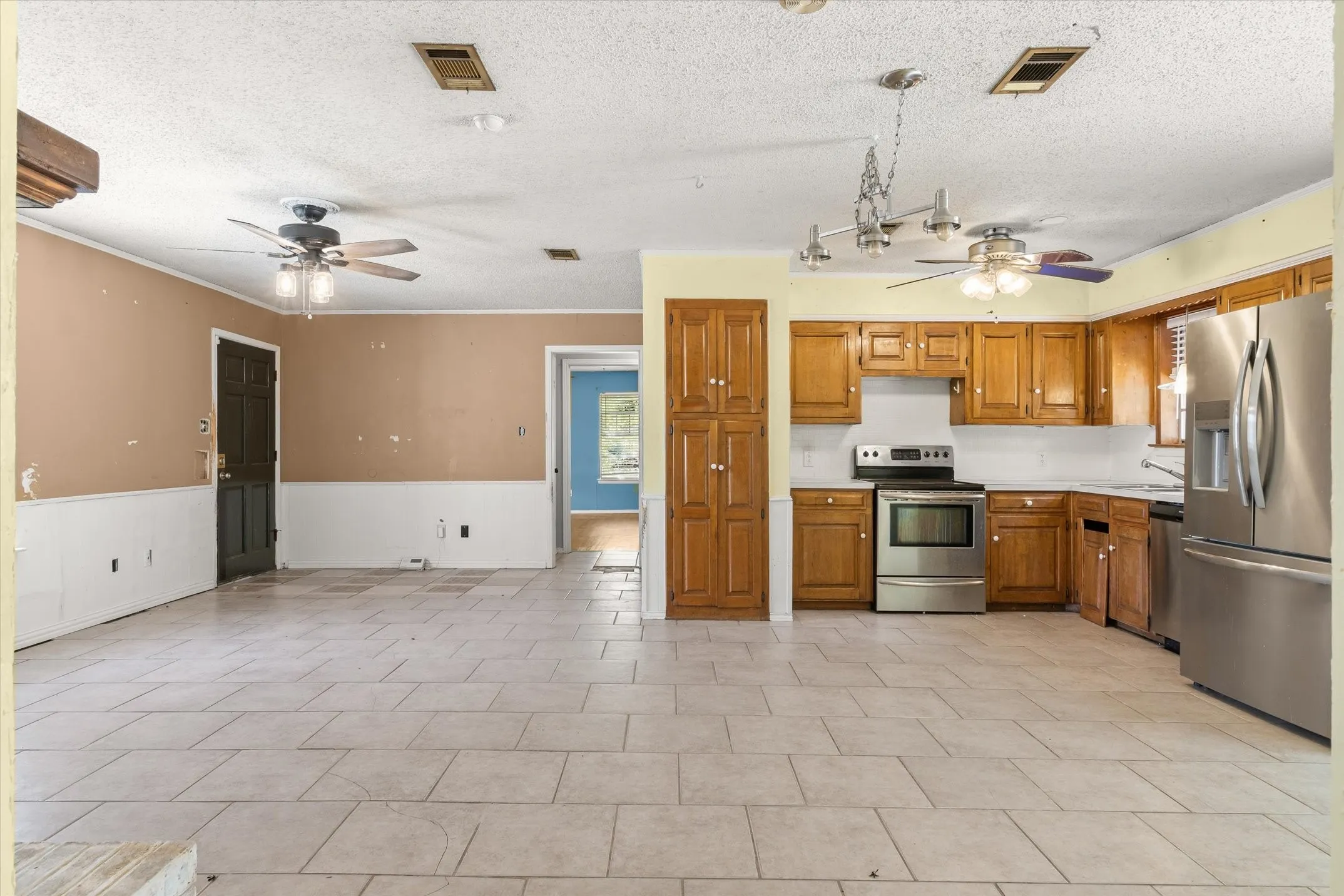 Single Family Residence For Sale in Van Zandt County , 152 Vz County Road 3404, Wills Point, Texas 75169, 3 Bedroom, 1 Bathroom, Garage spaces, 1,425 Sqft, built in 1979, mls#21373681, Real Estate Agent in Wills Point, Homes For Sale in Van Zandt county, Homes For Sale in Wills Point, Realtor in Wills Point Texas, Real Estate Brokerage Independent Realty Texas, Luminita Cordes Realtor