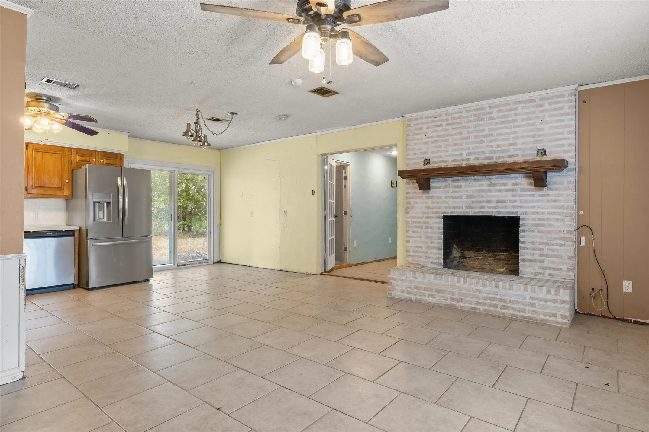 Single Family Residence For Sale in Van Zandt County , 152 Vz County Road 3404, Wills Point, Texas 75169, 3 Bedroom, 1 Bathroom, Garage spaces, 1,425 Sqft, built in 1979, mls#21373681, Real Estate Agent in Wills Point, Homes For Sale in Van Zandt county, Homes For Sale in Wills Point, Realtor in Wills Point Texas, Real Estate Brokerage Independent Realty Texas, Luminita Cordes Realtor