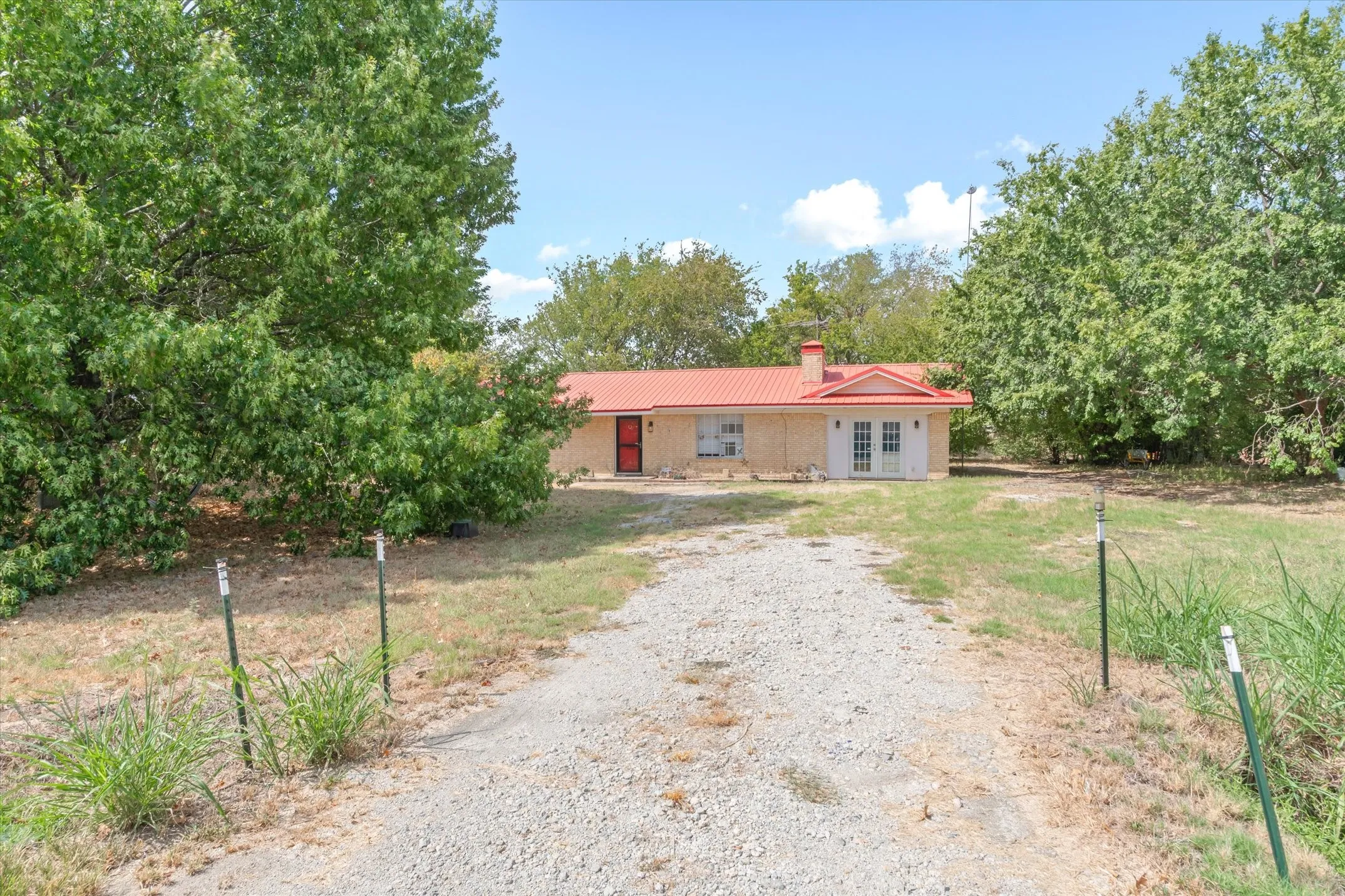 Single Family Residence For Sale in Van Zandt County , 152 Vz County Road 3404, Wills Point, Texas 75169, 3 Bedroom, 1 Bathroom, Garage spaces, 1,425 Sqft, built in 1979, mls#21373681, Real Estate Agent in Wills Point, Homes For Sale in Van Zandt county, Homes For Sale in Wills Point, Realtor in Wills Point Texas, Real Estate Brokerage Independent Realty Texas, Luminita Cordes Realtor