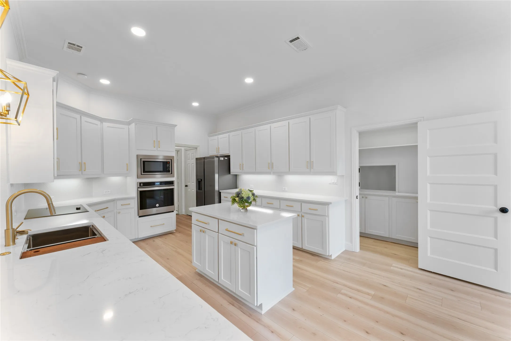 Single Family Residence For Rent in Collin County , 3316 Westover Drive, Plano, Texas 75093, 4 Bedroom, 3 Bathroom, 2 Garage spaces, 3,166 Sqft, built in 1998, mls#21379622, Real Estate Agent in Plano, Homes For Rent in Collin county, Homes For Rent in Plano, Realtor in Plano Texas, Real Estate Brokerage Independent Realty Texas, Luminita Cordes Realtor