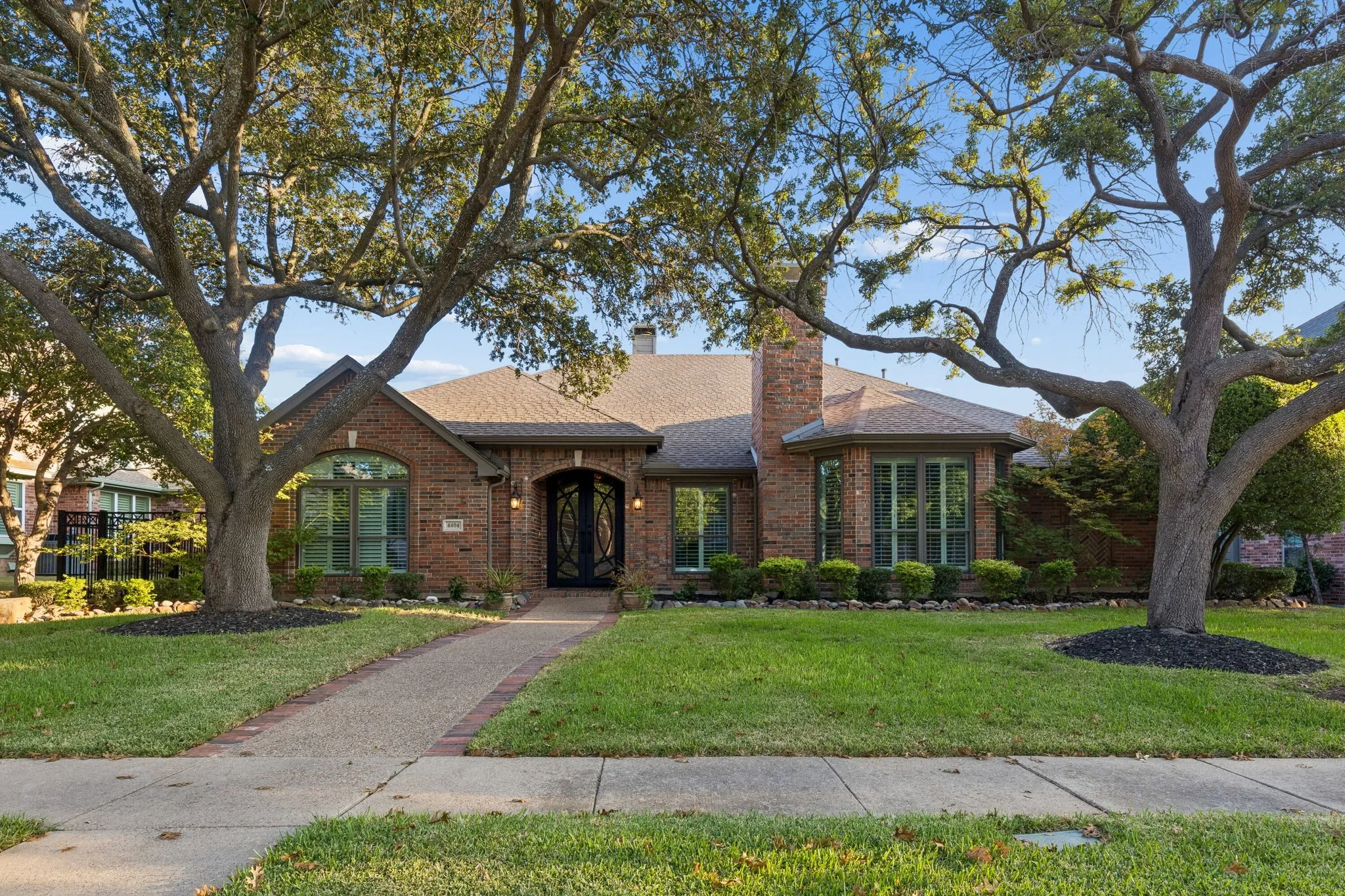 Single Family Residence For Sale in Collin County , 4404 Briar Hollow Drive, Plano, Texas 75093, 4 Bedroom, 4 Bathroom, 3 Garage spaces, 3,859 Sqft, built in 1997, mls#21379591, Real Estate Agent in Plano, Homes For Sale in Collin county, Homes For Sale in Plano, Realtor in Plano Texas, Real Estate Brokerage Independent Realty Texas, Luminita Cordes Realtor