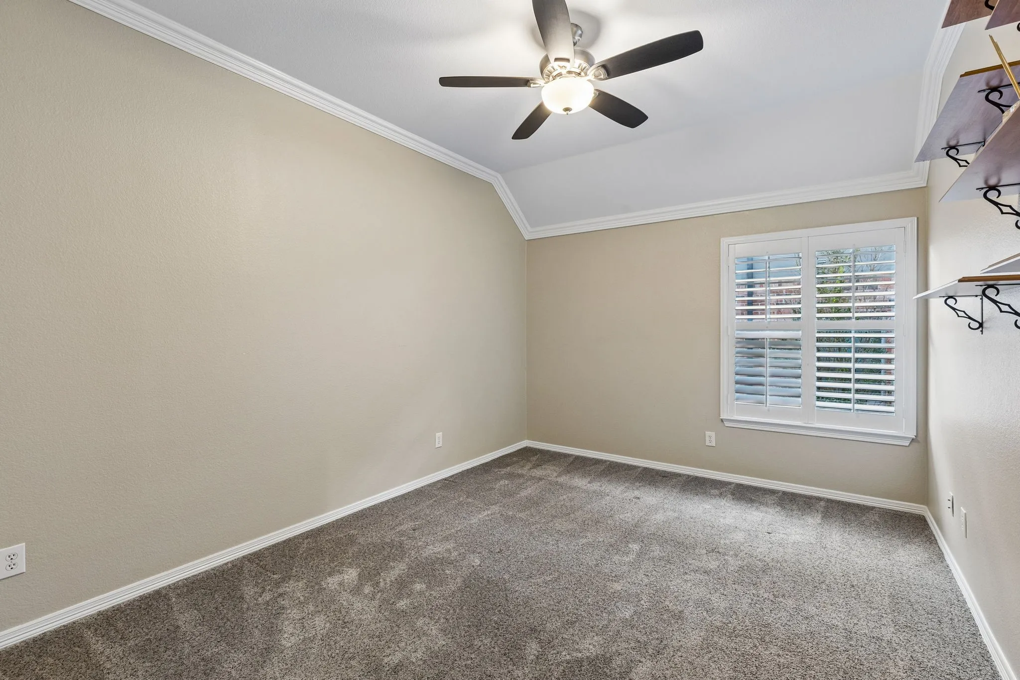 Secondary bedroom