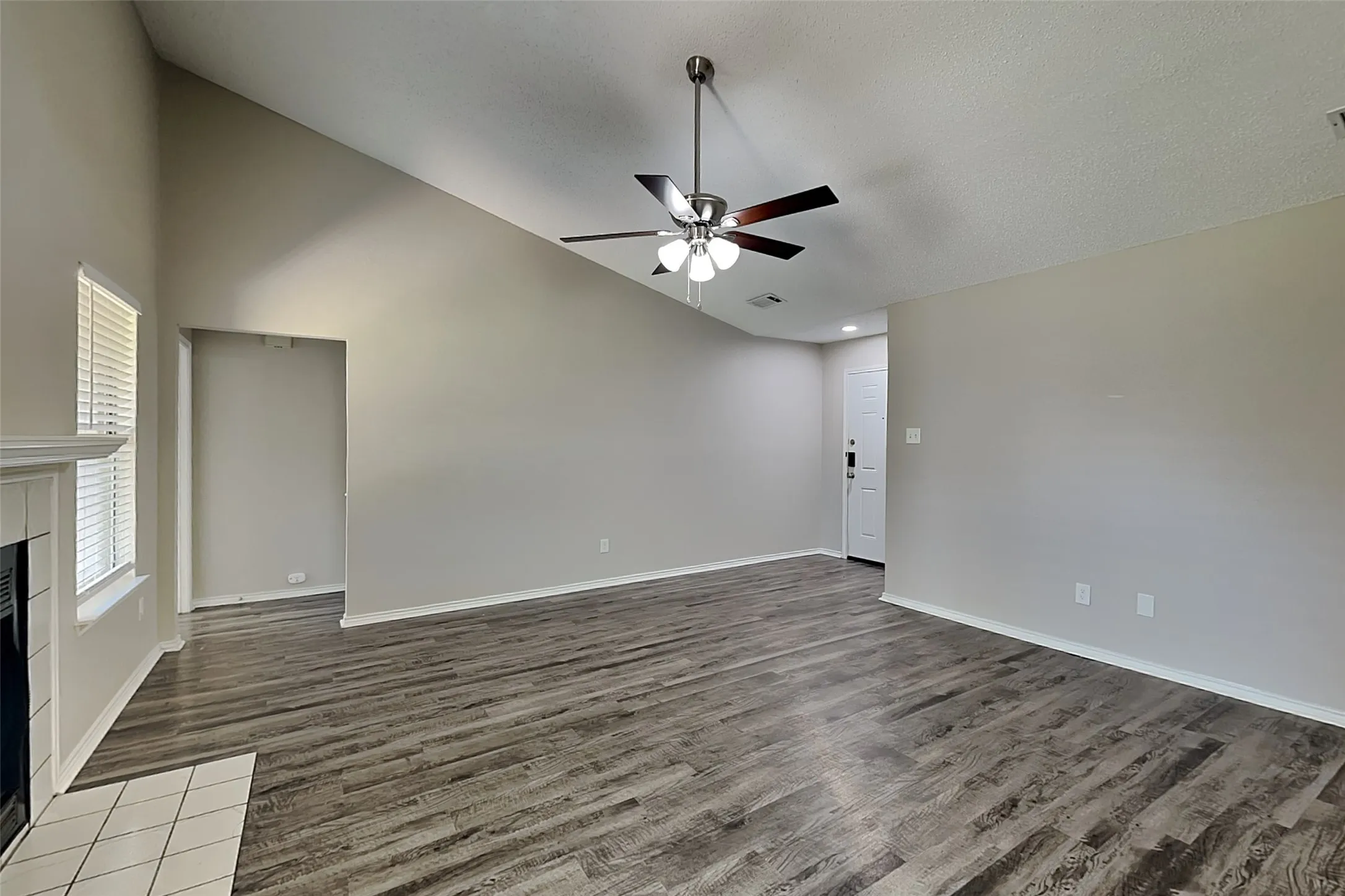 Single Family Residence For Rent in Tarrant County , 8228 Willis Lane, Watauga, Texas 76148, 3 Bedroom, 2 Bathroom, 2 Garage spaces, 1,461 Sqft, built in 1986, mls#21379628, Real Estate Agent in Watauga, Homes For Rent in Tarrant county, Homes For Rent in Watauga, Realtor in Watauga Texas, Real Estate Brokerage Independent Realty Texas, Luminita Cordes Realtor