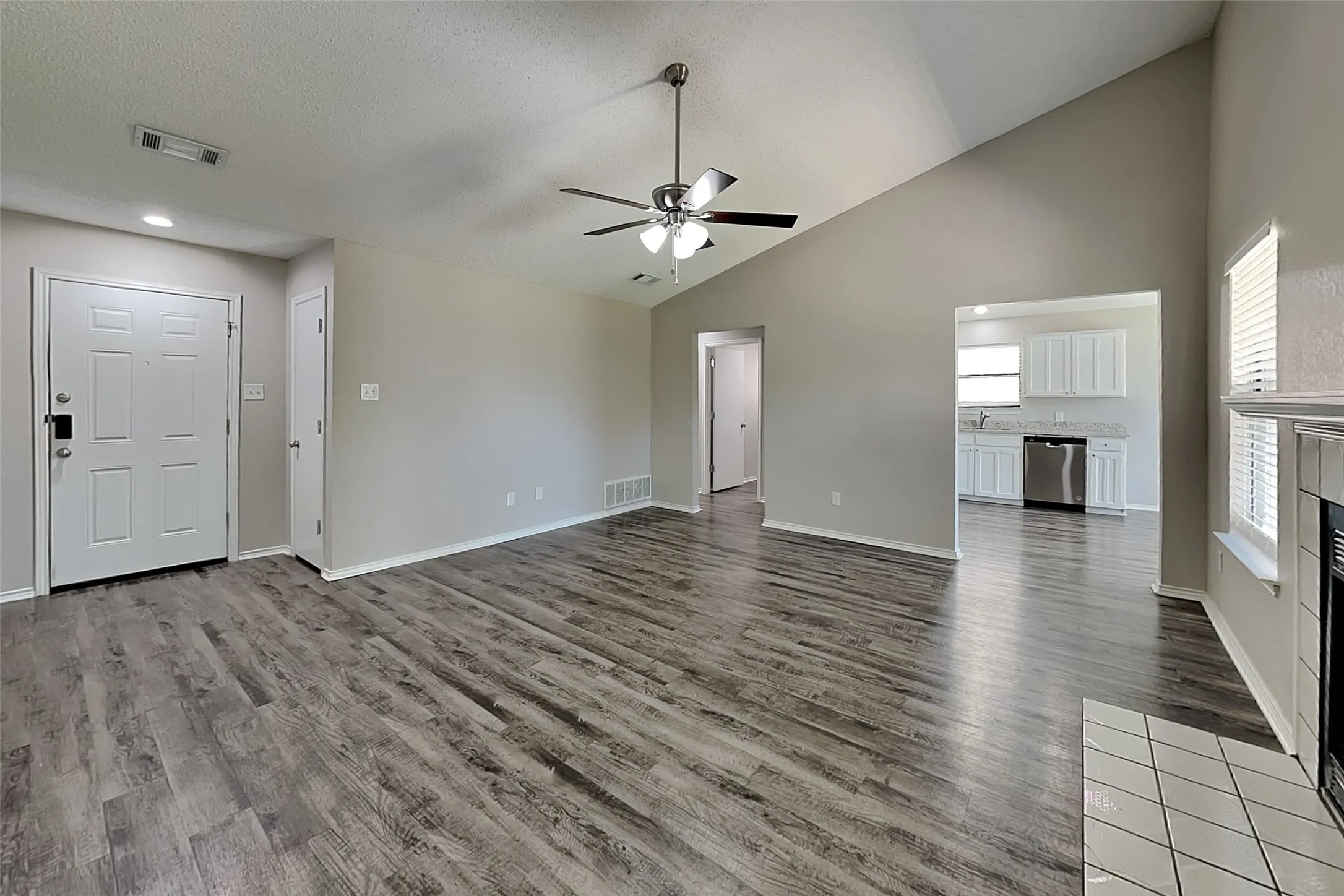 Single Family Residence For Rent in Tarrant County , 8228 Willis Lane, Watauga, Texas 76148, 3 Bedroom, 2 Bathroom, 2 Garage spaces, 1,461 Sqft, built in 1986, mls#21379628, Real Estate Agent in Watauga, Homes For Rent in Tarrant county, Homes For Rent in Watauga, Realtor in Watauga Texas, Real Estate Brokerage Independent Realty Texas, Luminita Cordes Realtor