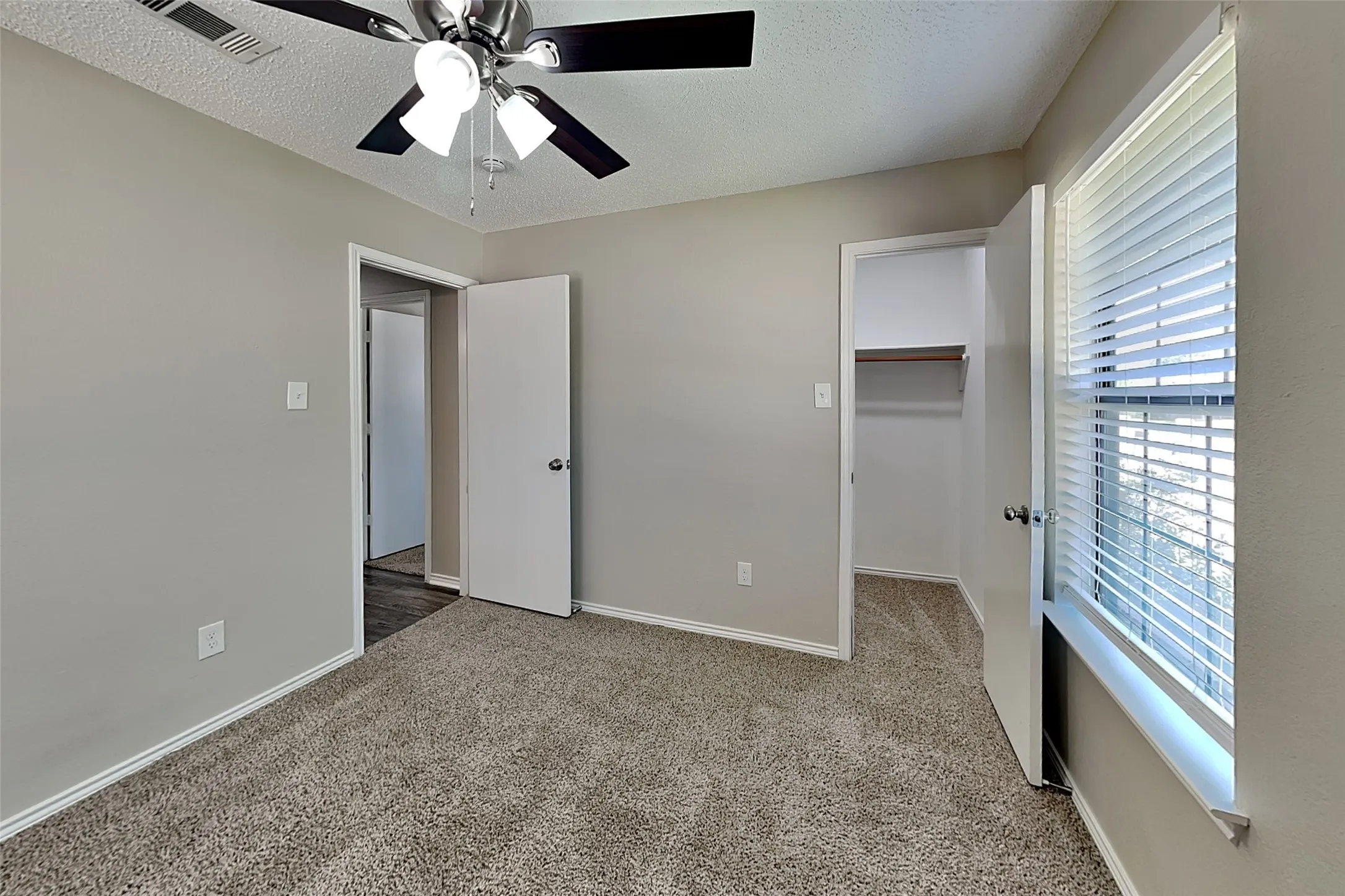 Single Family Residence For Rent in Tarrant County , 8228 Willis Lane, Watauga, Texas 76148, 3 Bedroom, 2 Bathroom, 2 Garage spaces, 1,461 Sqft, built in 1986, mls#21379628, Real Estate Agent in Watauga, Homes For Rent in Tarrant county, Homes For Rent in Watauga, Realtor in Watauga Texas, Real Estate Brokerage Independent Realty Texas, Luminita Cordes Realtor