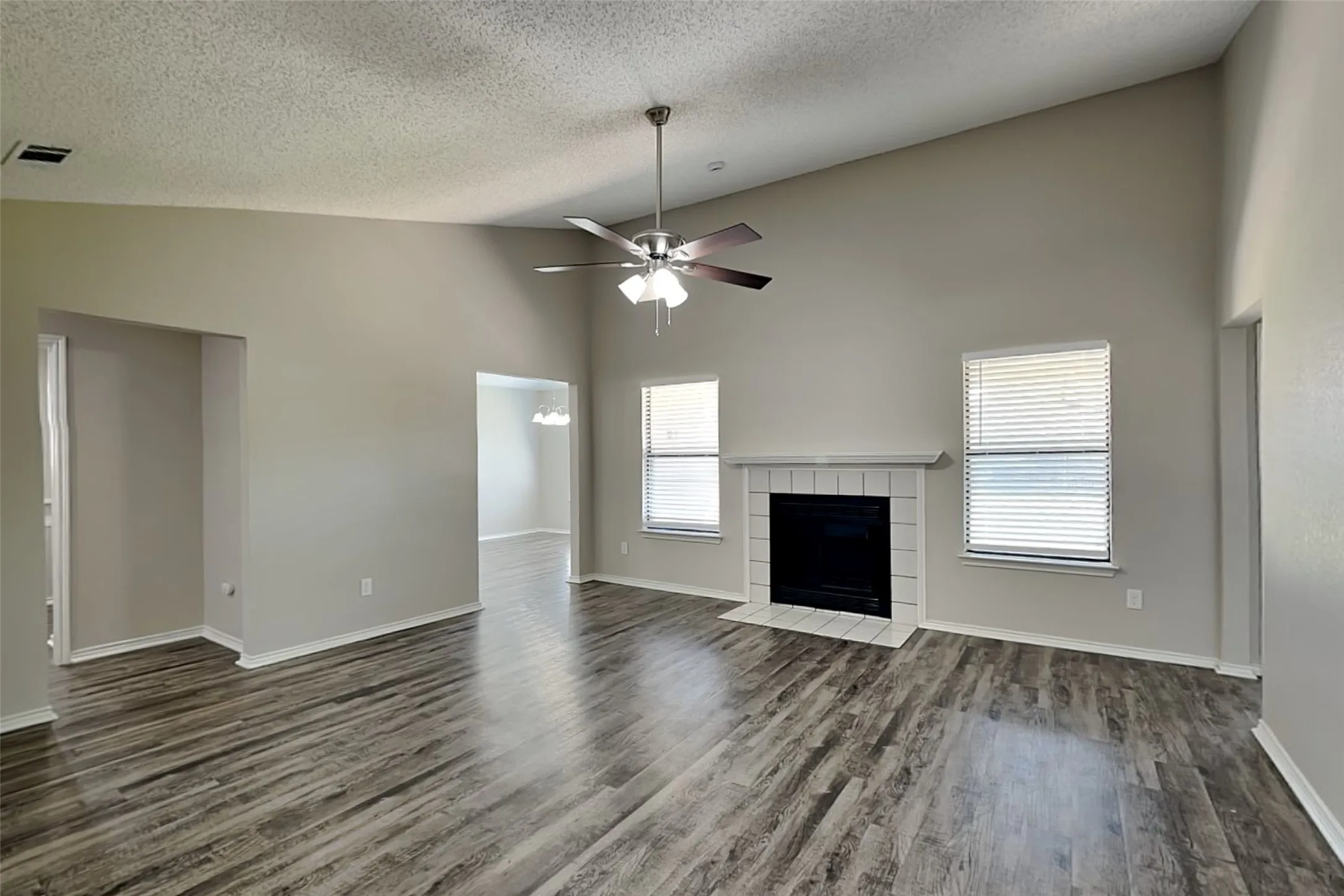 Single Family Residence For Rent in Tarrant County , 8228 Willis Lane, Watauga, Texas 76148, 3 Bedroom, 2 Bathroom, 2 Garage spaces, 1,461 Sqft, built in 1986, mls#21379628, Real Estate Agent in Watauga, Homes For Rent in Tarrant county, Homes For Rent in Watauga, Realtor in Watauga Texas, Real Estate Brokerage Independent Realty Texas, Luminita Cordes Realtor