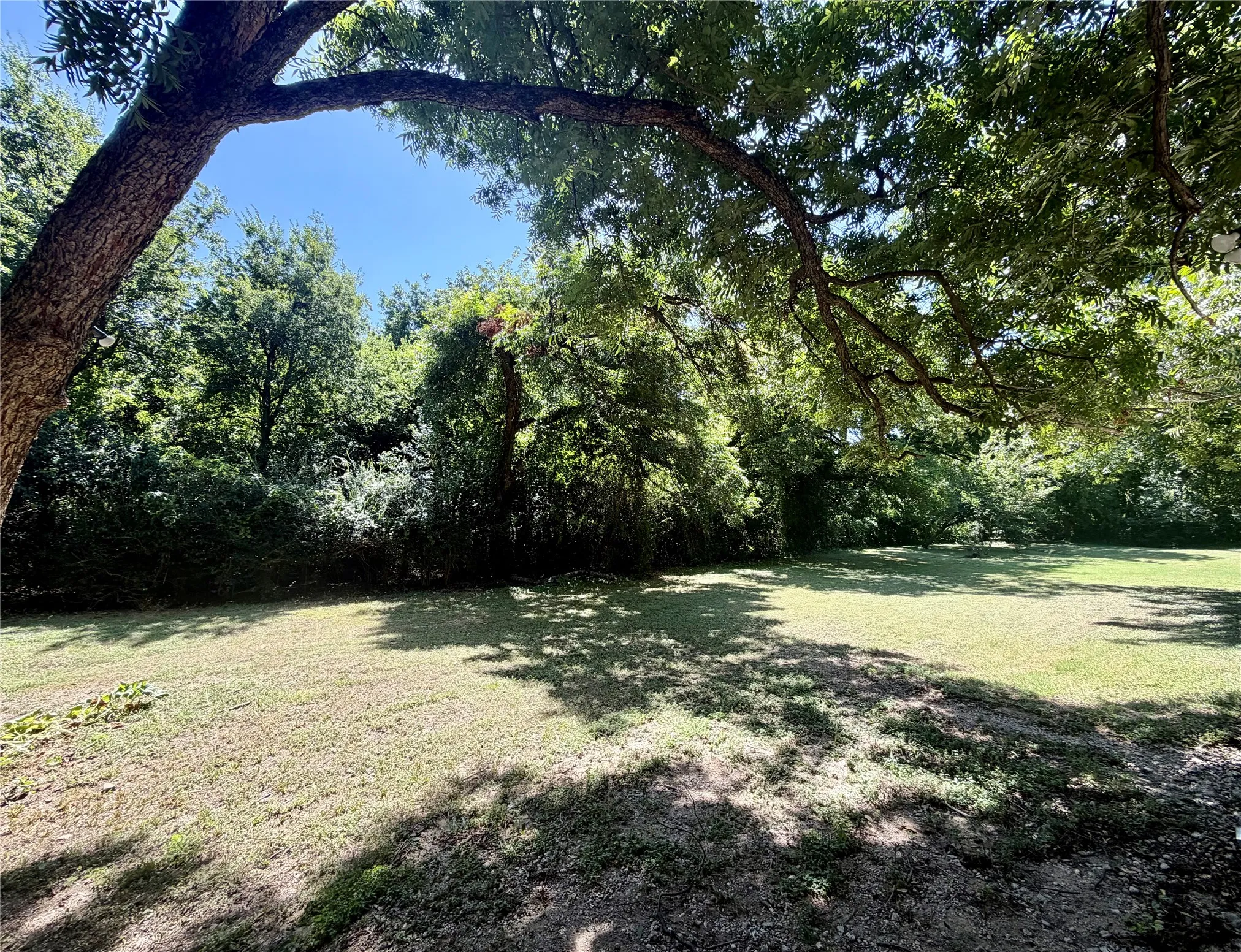 Condominium For Sale in Dallas County , 6620 Eastridge Drive 125, Dallas, Texas 75231, 2 Bedroom, 3 Bathroom, Garage spaces, 1,509 Sqft, built in 1970, mls#21379608, Real Estate Agent in Dallas, Homes For Sale in Dallas county, Homes For Sale in Dallas, Realtor in Dallas Texas, Real Estate Brokerage Independent Realty Texas, Luminita Cordes Realtor