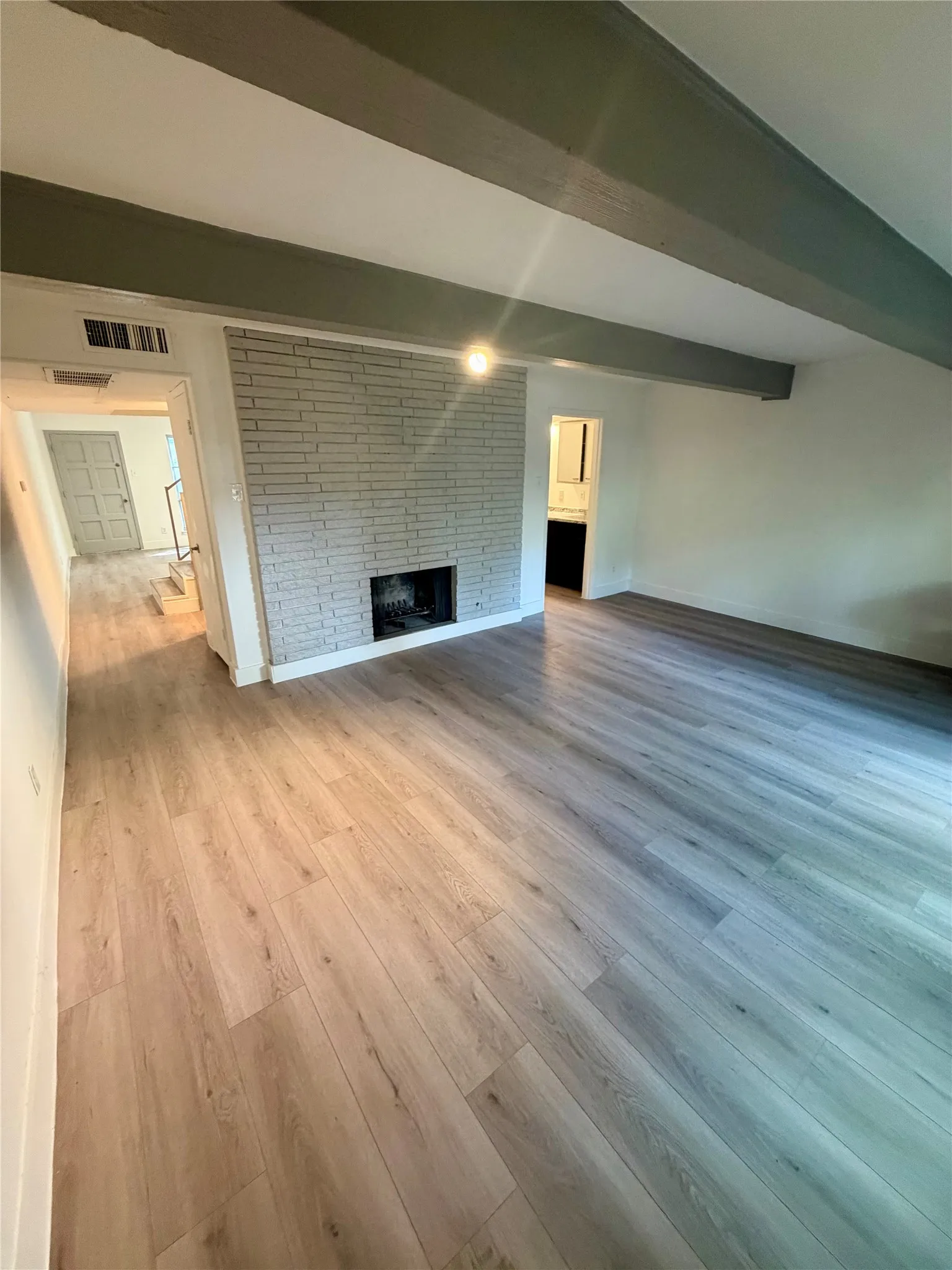 Condominium For Sale in Dallas County , 6620 Eastridge Drive 125, Dallas, Texas 75231, 2 Bedroom, 3 Bathroom, Garage spaces, 1,509 Sqft, built in 1970, mls#21379608, Real Estate Agent in Dallas, Homes For Sale in Dallas county, Homes For Sale in Dallas, Realtor in Dallas Texas, Real Estate Brokerage Independent Realty Texas, Luminita Cordes Realtor