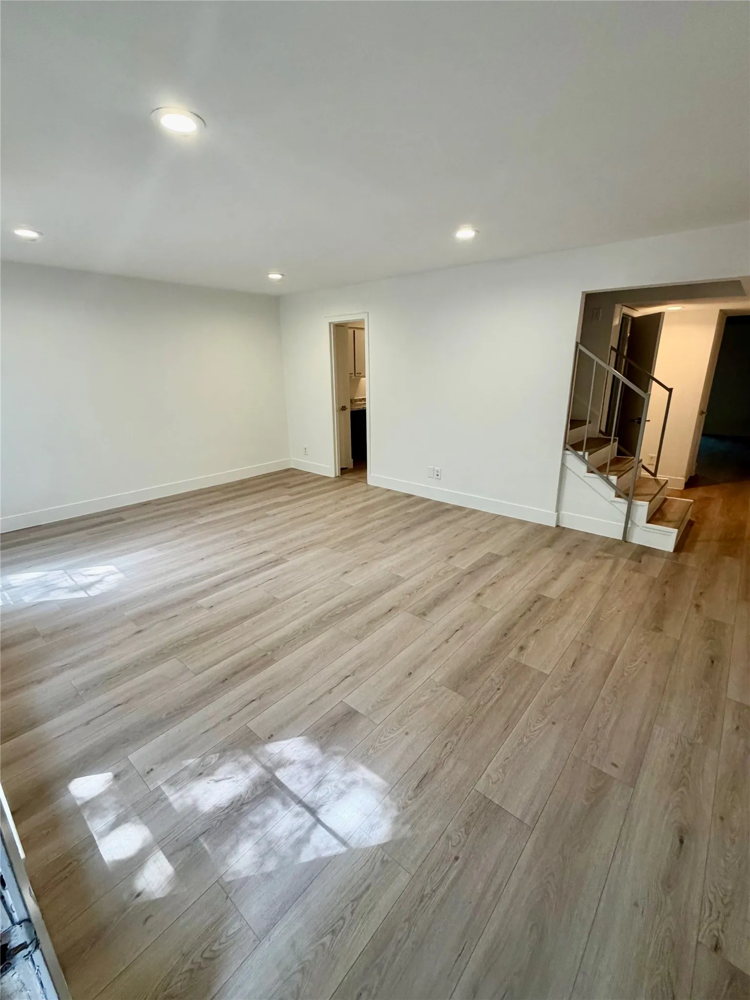 Condominium For Sale in Dallas County , 6620 Eastridge Drive 125, Dallas, Texas 75231, 2 Bedroom, 3 Bathroom, Garage spaces, 1,509 Sqft, built in 1970, mls#21379608, Real Estate Agent in Dallas, Homes For Sale in Dallas county, Homes For Sale in Dallas, Realtor in Dallas Texas, Real Estate Brokerage Independent Realty Texas, Luminita Cordes Realtor