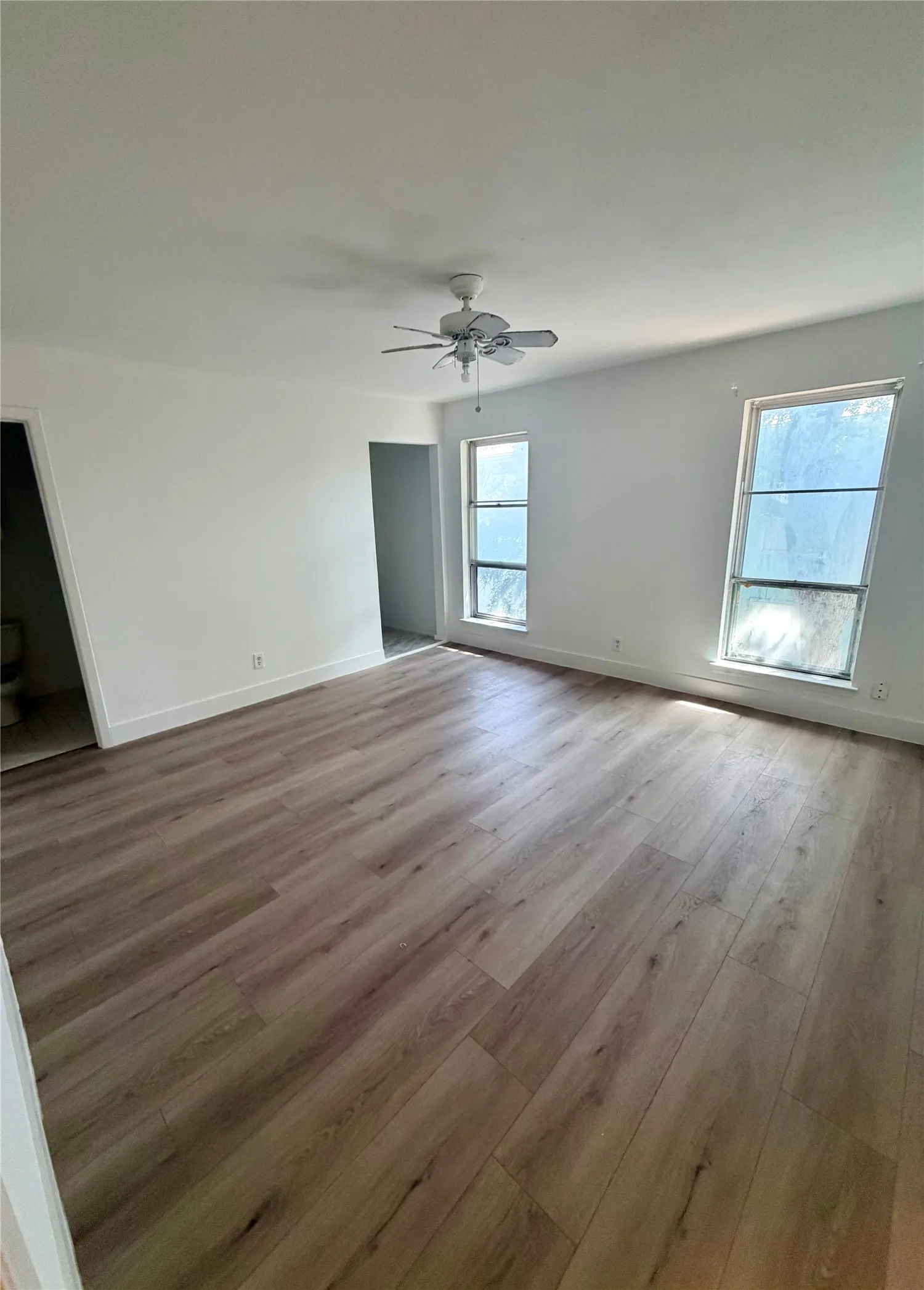 Condominium For Sale in Dallas County , 6620 Eastridge Drive 125, Dallas, Texas 75231, 2 Bedroom, 3 Bathroom, Garage spaces, 1,509 Sqft, built in 1970, mls#21379608, Real Estate Agent in Dallas, Homes For Sale in Dallas county, Homes For Sale in Dallas, Realtor in Dallas Texas, Real Estate Brokerage Independent Realty Texas, Luminita Cordes Realtor
