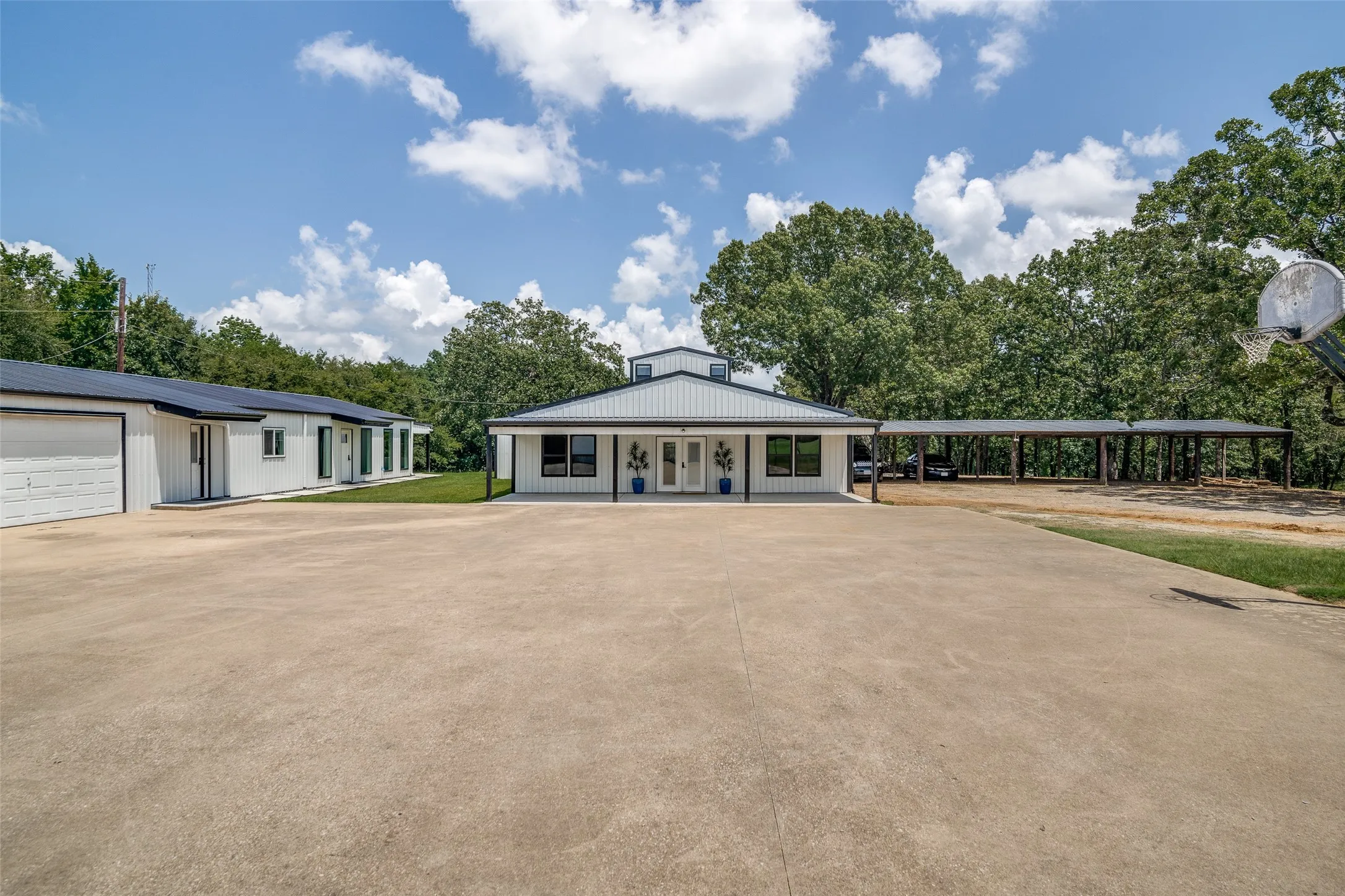 For Sale in Rains County , 558 Private RD 7423, Emory, Texas 75440, 7 Bedroom, 8 Bathroom, 10 Garage spaces, 0 Sqft, built in 1993, mls#21379635, Real Estate Agent in Emory, Homes For Sale in Rains county, Homes For Sale in Emory, Realtor in Emory Texas, Real Estate Brokerage Independent Realty Texas, Luminita Cordes Realtor