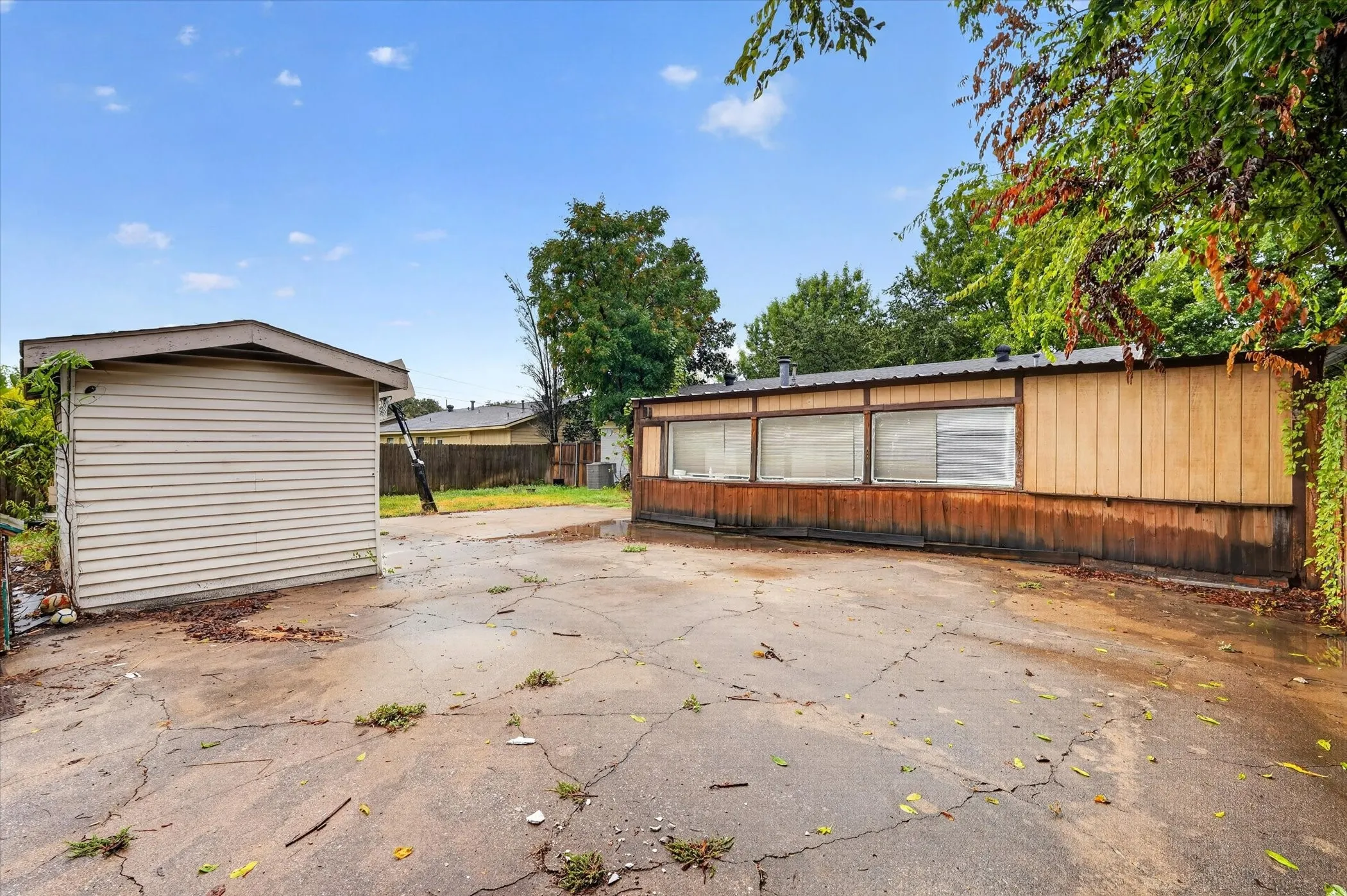Single Family Residence For Sale in Dallas County , 110 N Bowser Road, Richardson, Texas 75081, 3 Bedroom, 2 Bathroom, Garage spaces, 1,154 Sqft, built in 1961, mls#21379636, Real Estate Agent in Richardson, Homes For Sale in Dallas county, Homes For Sale in Richardson, Realtor in Richardson Texas, Real Estate Brokerage Independent Realty Texas, Luminita Cordes Realtor