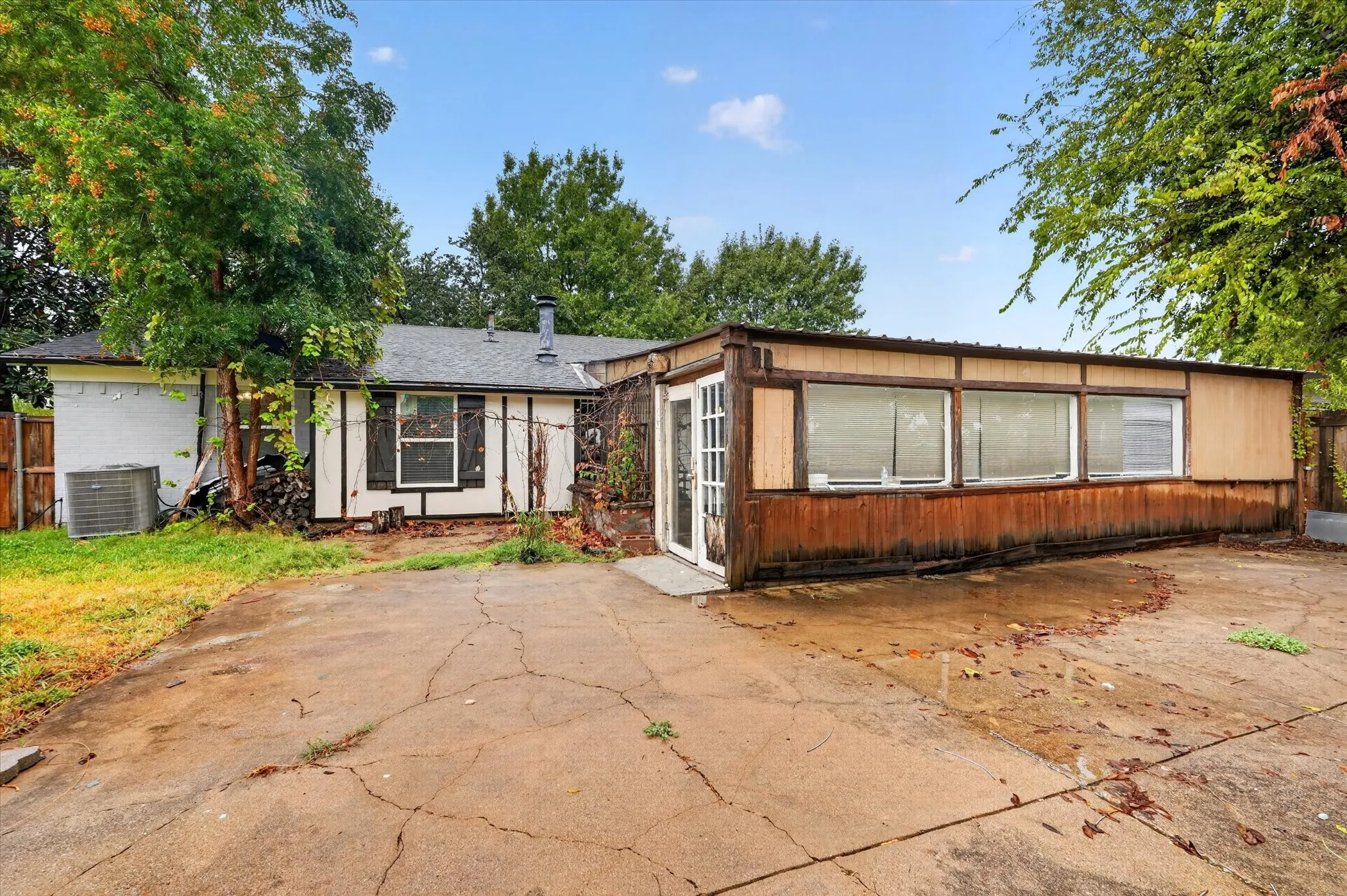 Single Family Residence For Sale in Dallas County , 110 N Bowser Road, Richardson, Texas 75081, 3 Bedroom, 2 Bathroom, Garage spaces, 1,154 Sqft, built in 1961, mls#21379636, Real Estate Agent in Richardson, Homes For Sale in Dallas county, Homes For Sale in Richardson, Realtor in Richardson Texas, Real Estate Brokerage Independent Realty Texas, Luminita Cordes Realtor