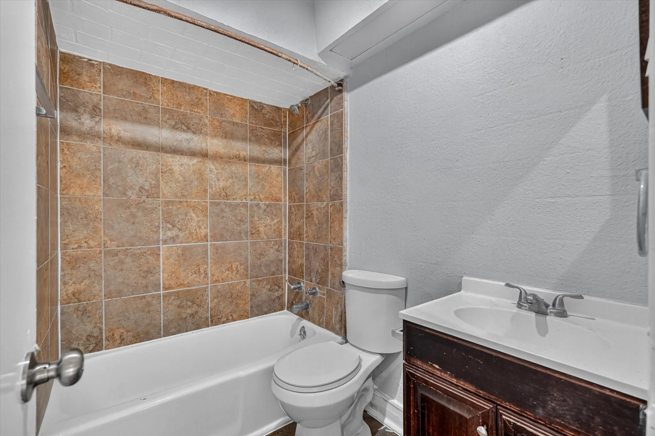 Single Family Residence For Sale in Dallas County , 110 N Bowser Road, Richardson, Texas 75081, 3 Bedroom, 2 Bathroom, Garage spaces, 1,154 Sqft, built in 1961, mls#21379636, Real Estate Agent in Richardson, Homes For Sale in Dallas county, Homes For Sale in Richardson, Realtor in Richardson Texas, Real Estate Brokerage Independent Realty Texas, Luminita Cordes Realtor
