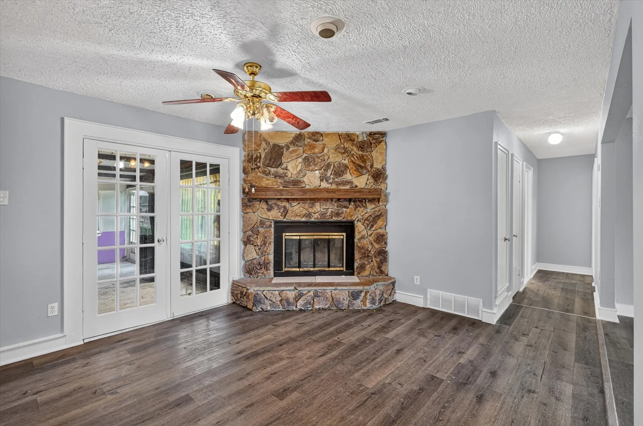 Single Family Residence For Sale in Dallas County , 110 N Bowser Road, Richardson, Texas 75081, 3 Bedroom, 2 Bathroom, Garage spaces, 1,154 Sqft, built in 1961, mls#21379636, Real Estate Agent in Richardson, Homes For Sale in Dallas county, Homes For Sale in Richardson, Realtor in Richardson Texas, Real Estate Brokerage Independent Realty Texas, Luminita Cordes Realtor