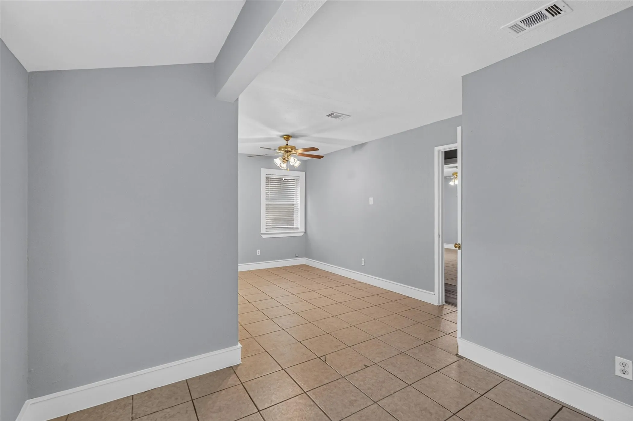 Single Family Residence For Sale in Dallas County , 110 N Bowser Road, Richardson, Texas 75081, 3 Bedroom, 2 Bathroom, Garage spaces, 1,154 Sqft, built in 1961, mls#21379636, Real Estate Agent in Richardson, Homes For Sale in Dallas county, Homes For Sale in Richardson, Realtor in Richardson Texas, Real Estate Brokerage Independent Realty Texas, Luminita Cordes Realtor