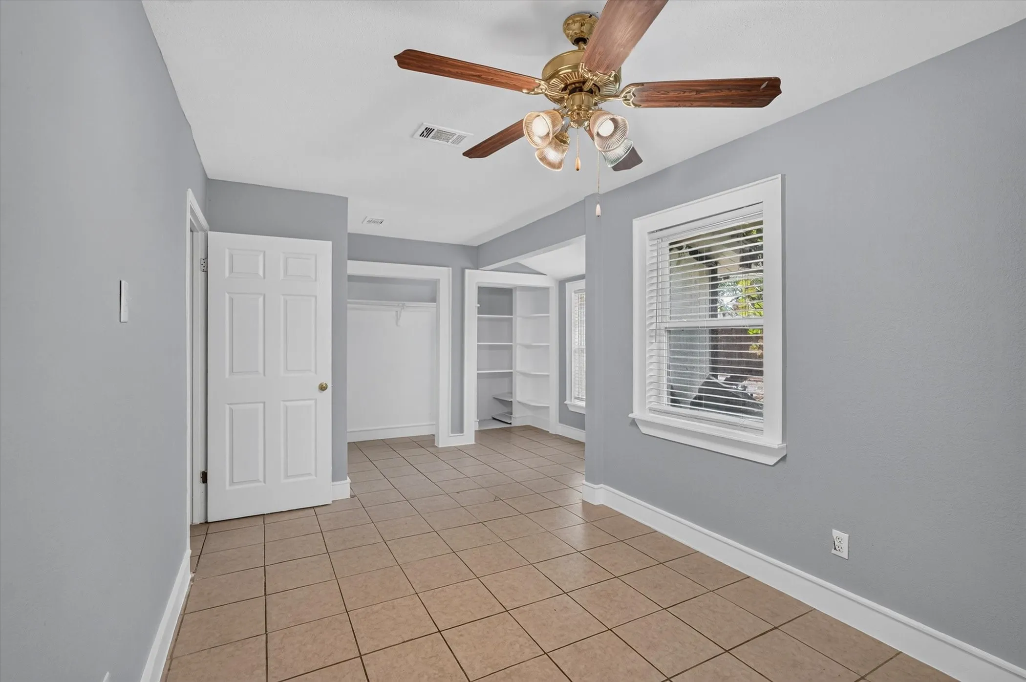Single Family Residence For Sale in Dallas County , 110 N Bowser Road, Richardson, Texas 75081, 3 Bedroom, 2 Bathroom, Garage spaces, 1,154 Sqft, built in 1961, mls#21379636, Real Estate Agent in Richardson, Homes For Sale in Dallas county, Homes For Sale in Richardson, Realtor in Richardson Texas, Real Estate Brokerage Independent Realty Texas, Luminita Cordes Realtor
